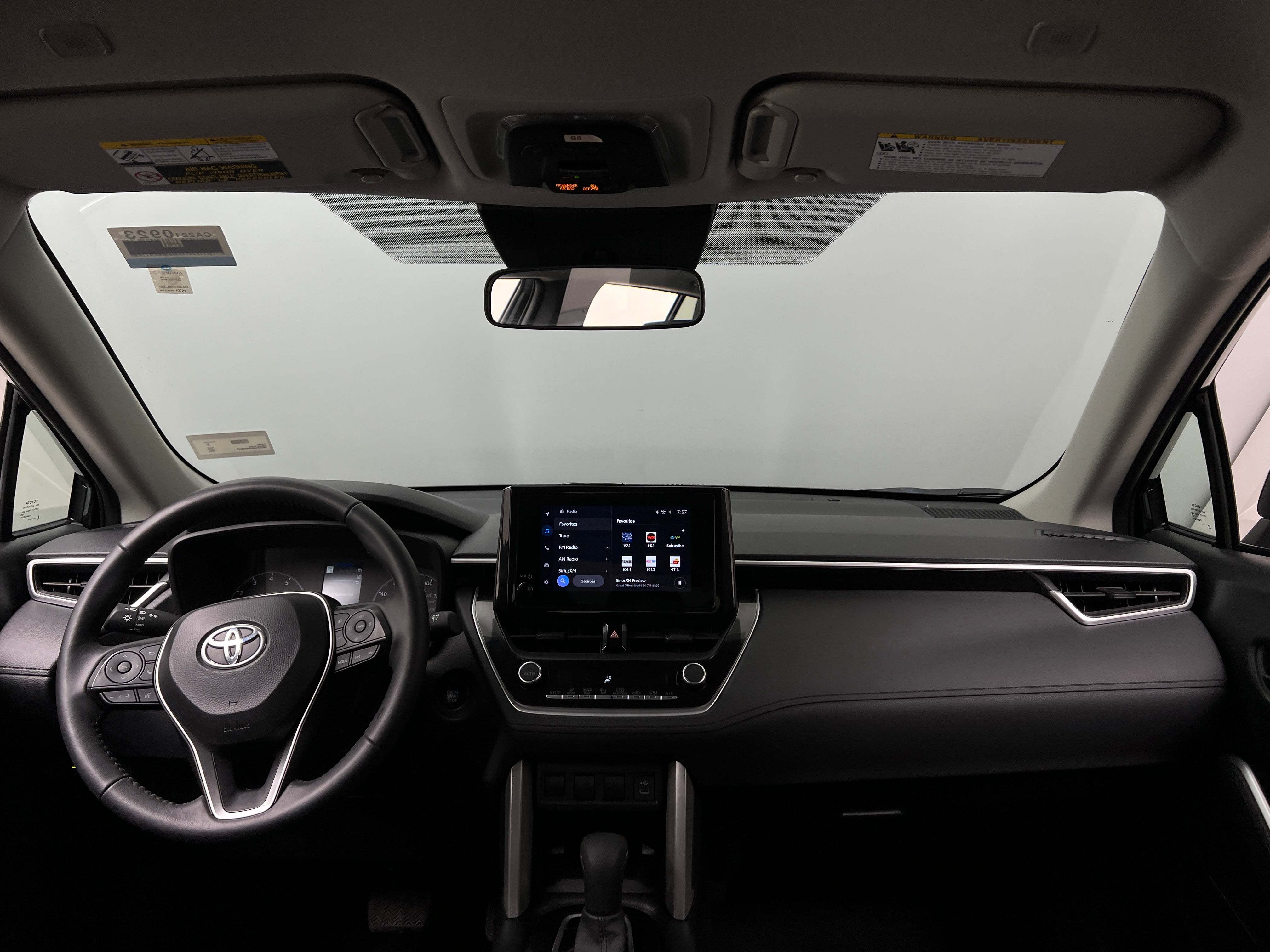 2024 Toyota Corolla Cross LE 3