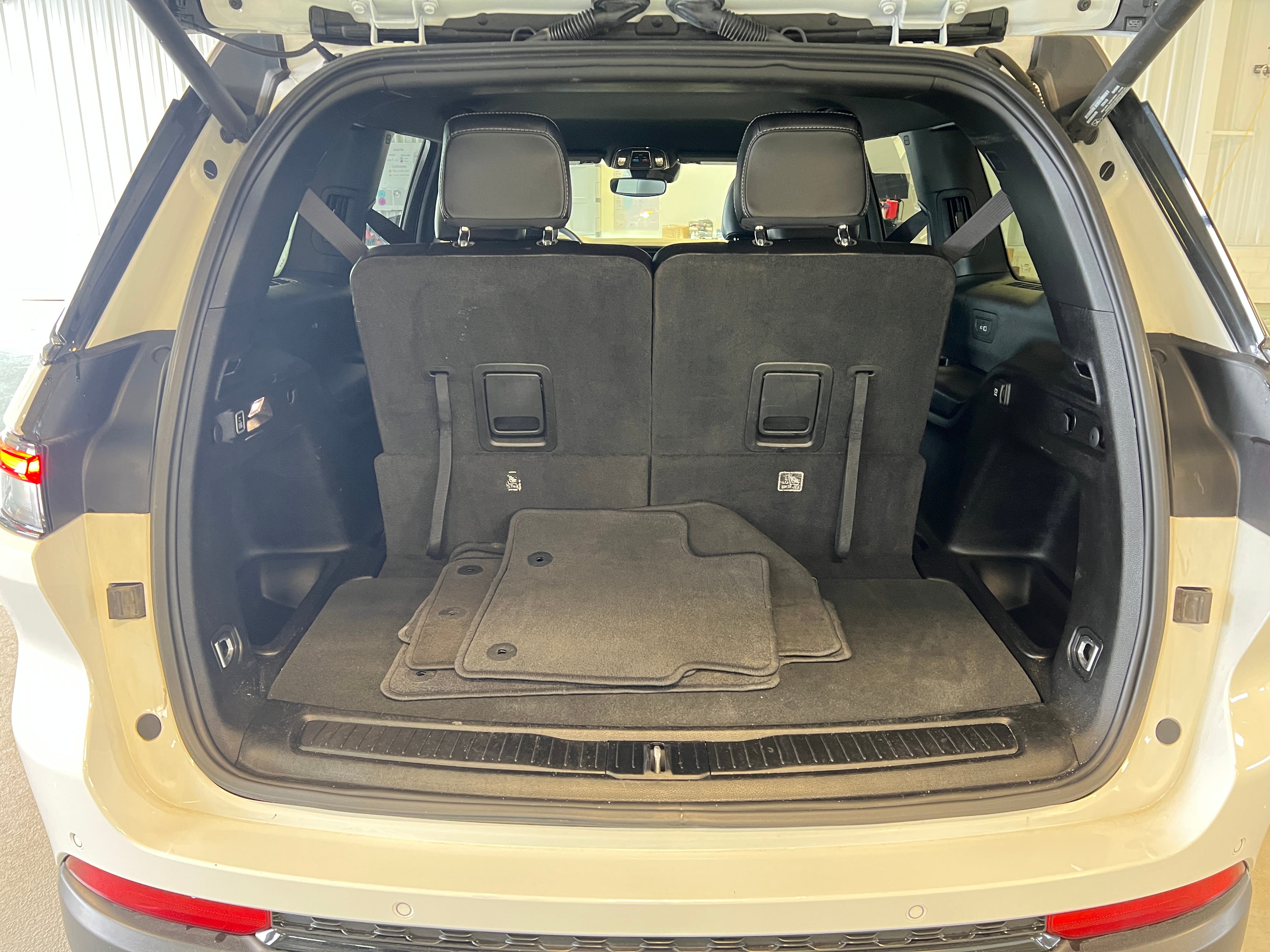 2023 Jeep Grand Cherokee L Altitude 6