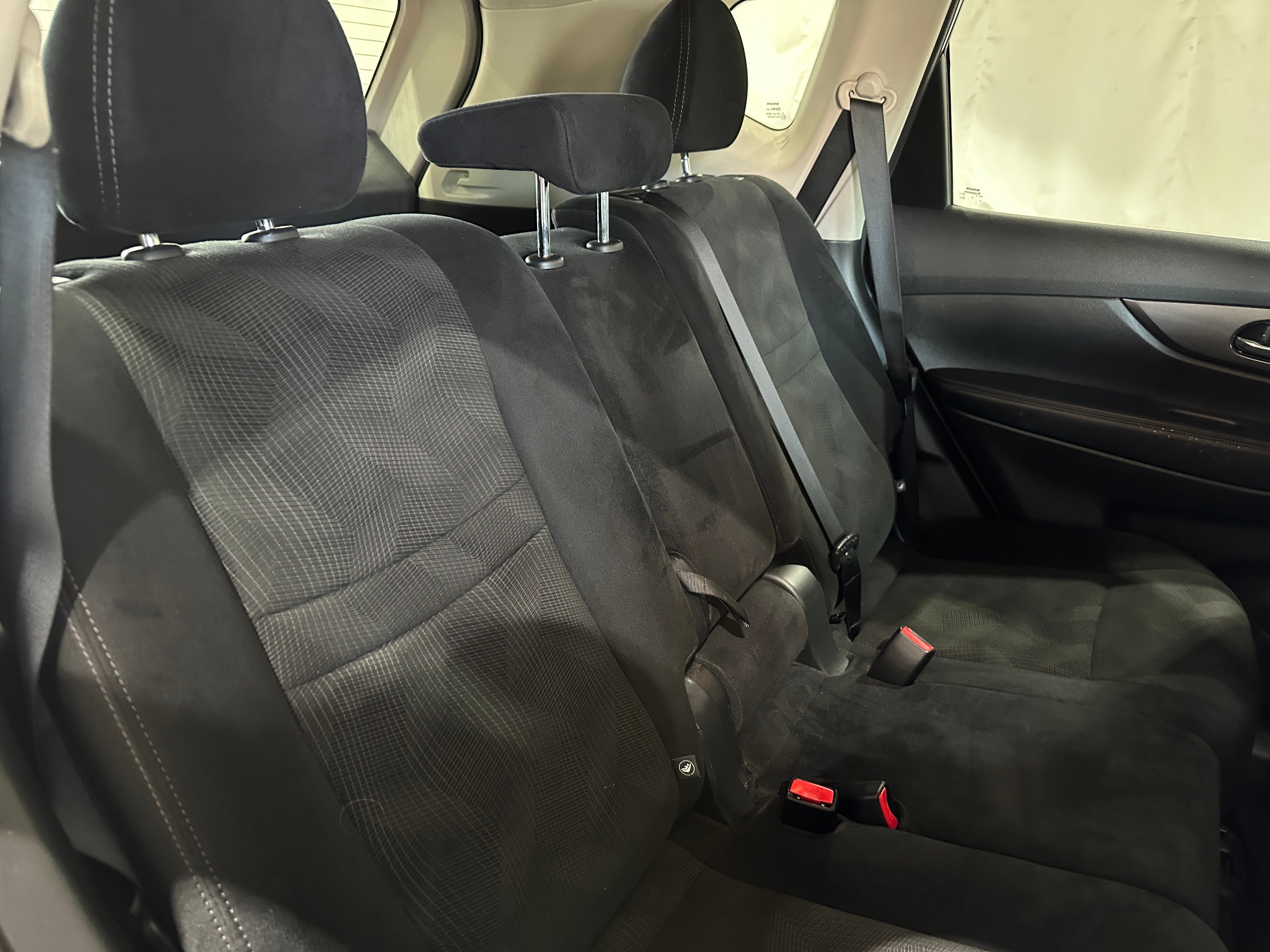 2016 Nissan Rogue SV 6