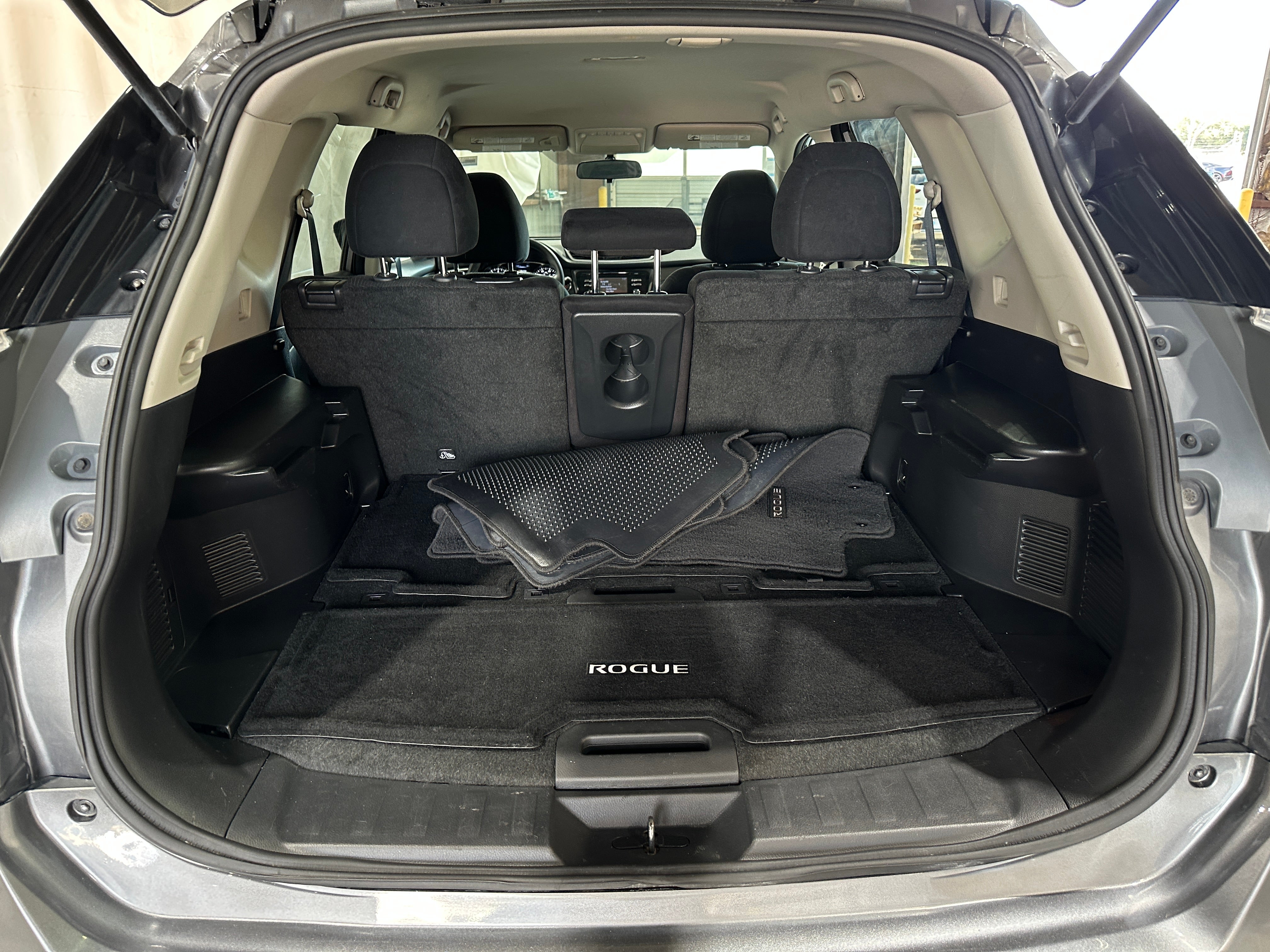 2016 Nissan Rogue SV 7