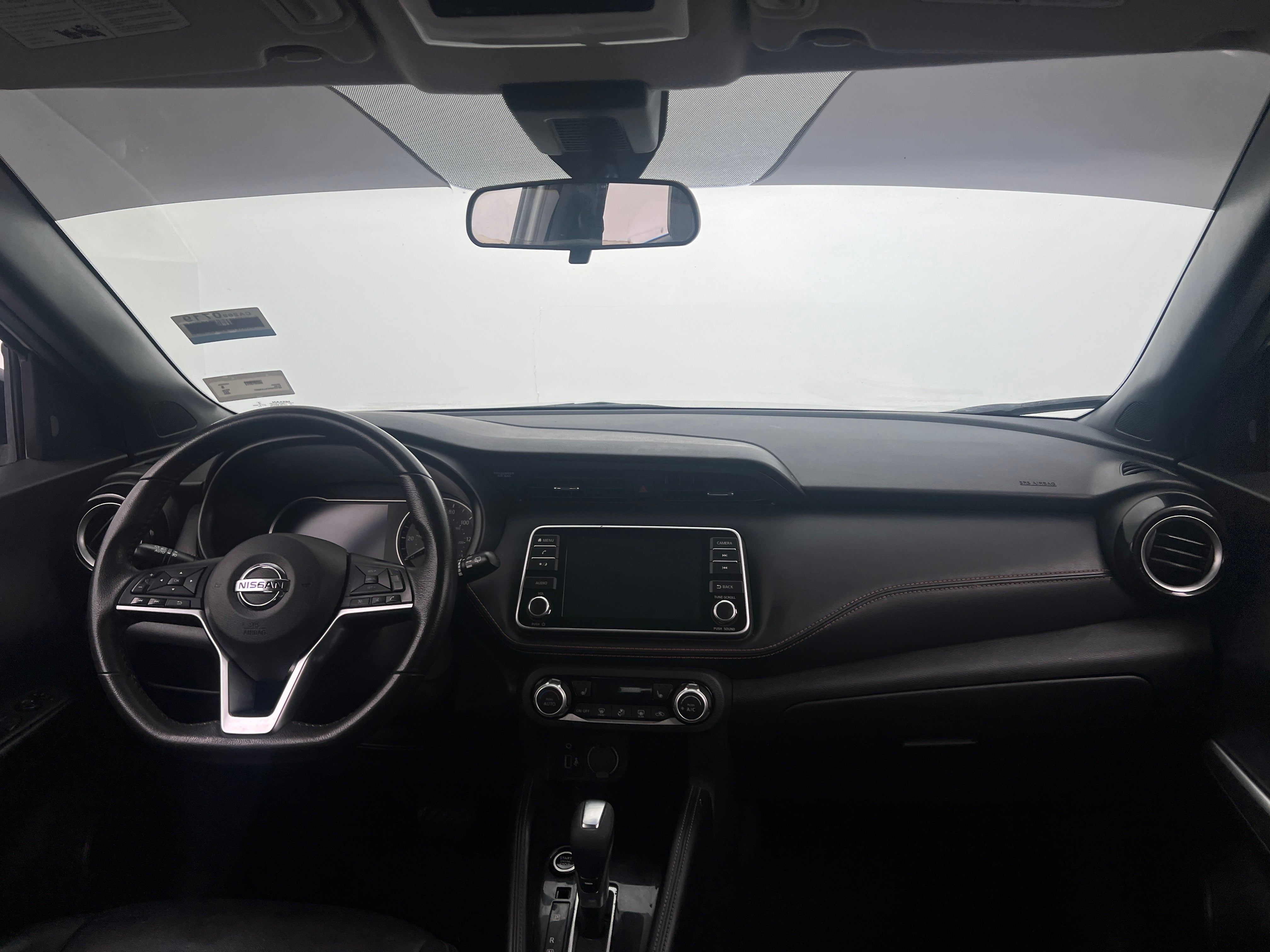 2020 Nissan Kicks SR 3