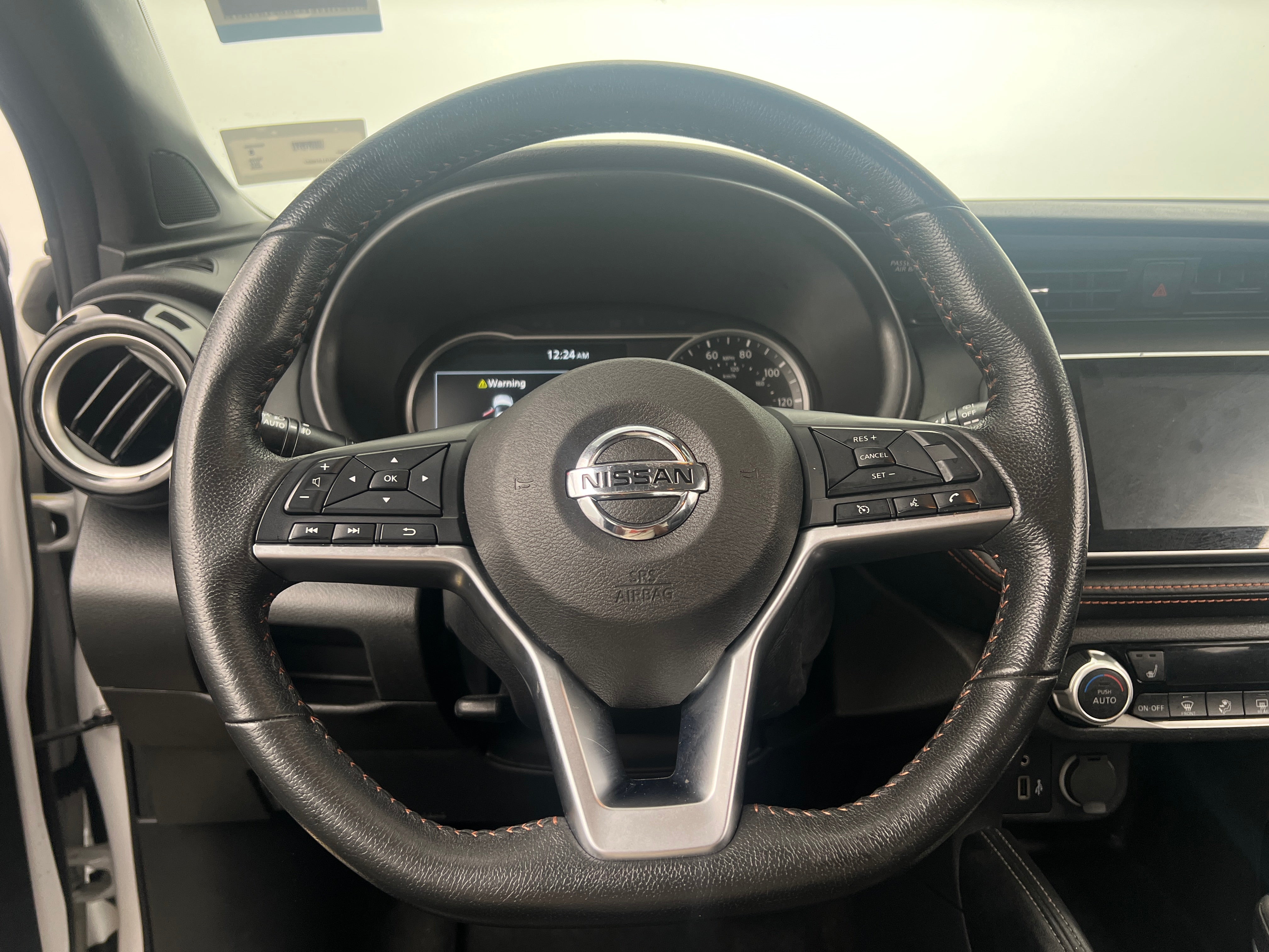 2020 Nissan Kicks SR 5