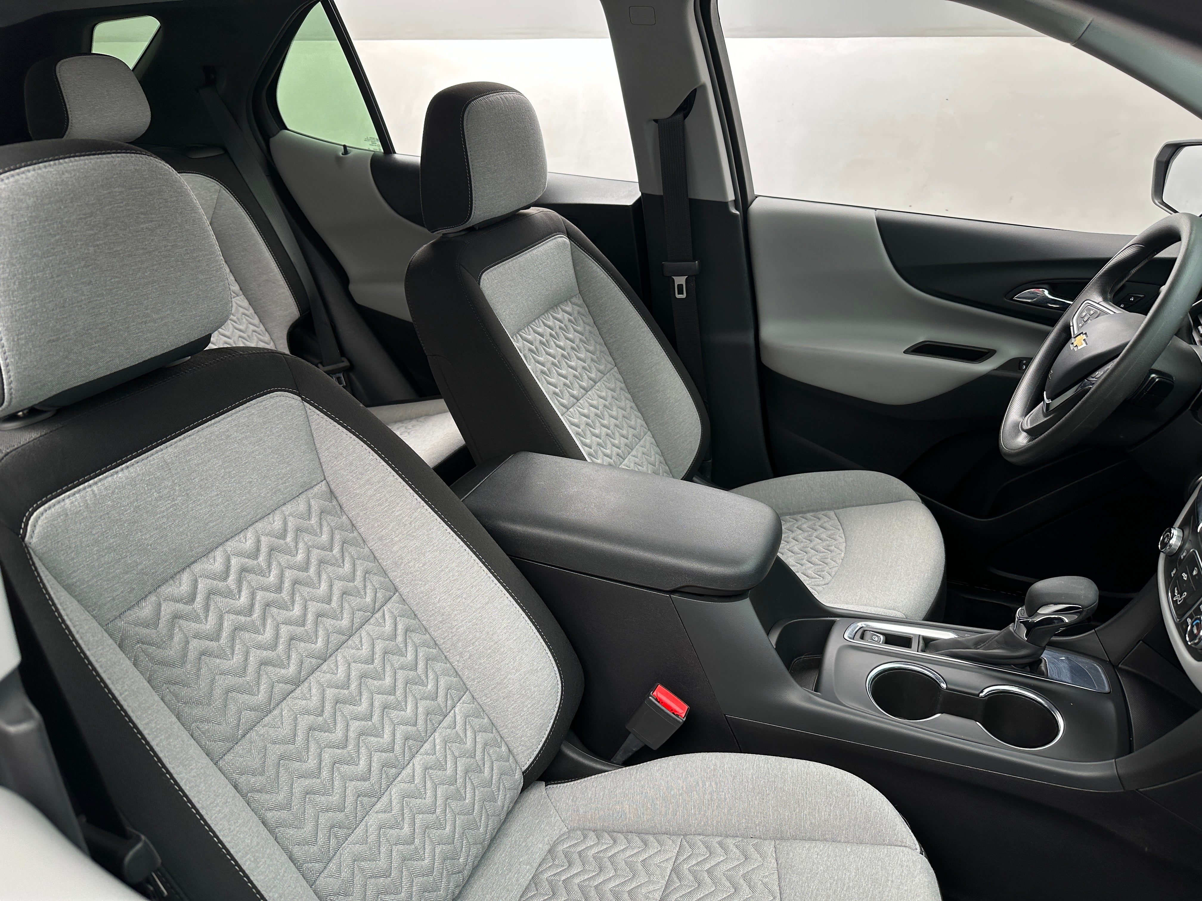 2023 Chevrolet Equinox LS 2