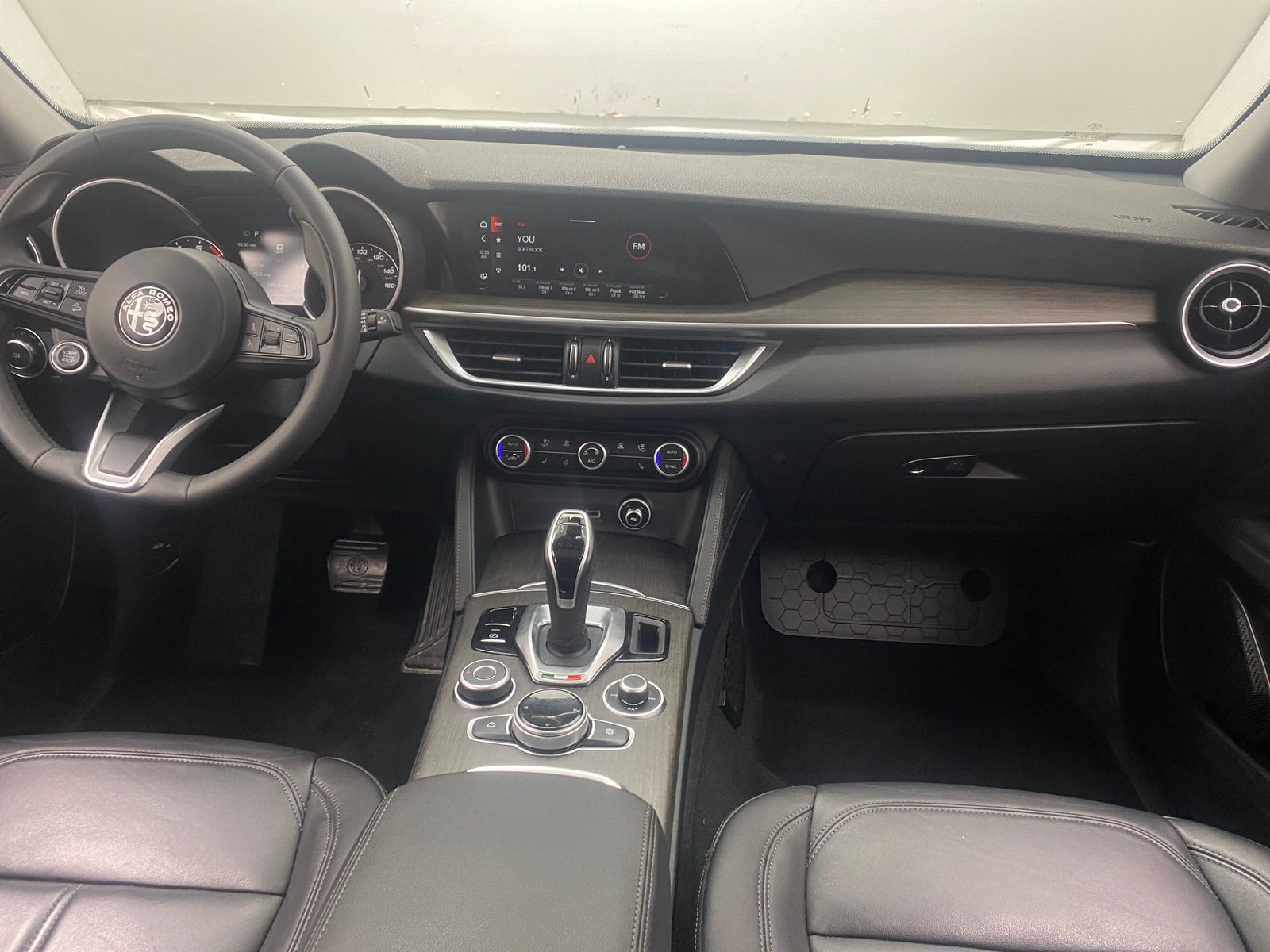 Thumbnail: 2021 Alfa Romeo Stelvio - 2