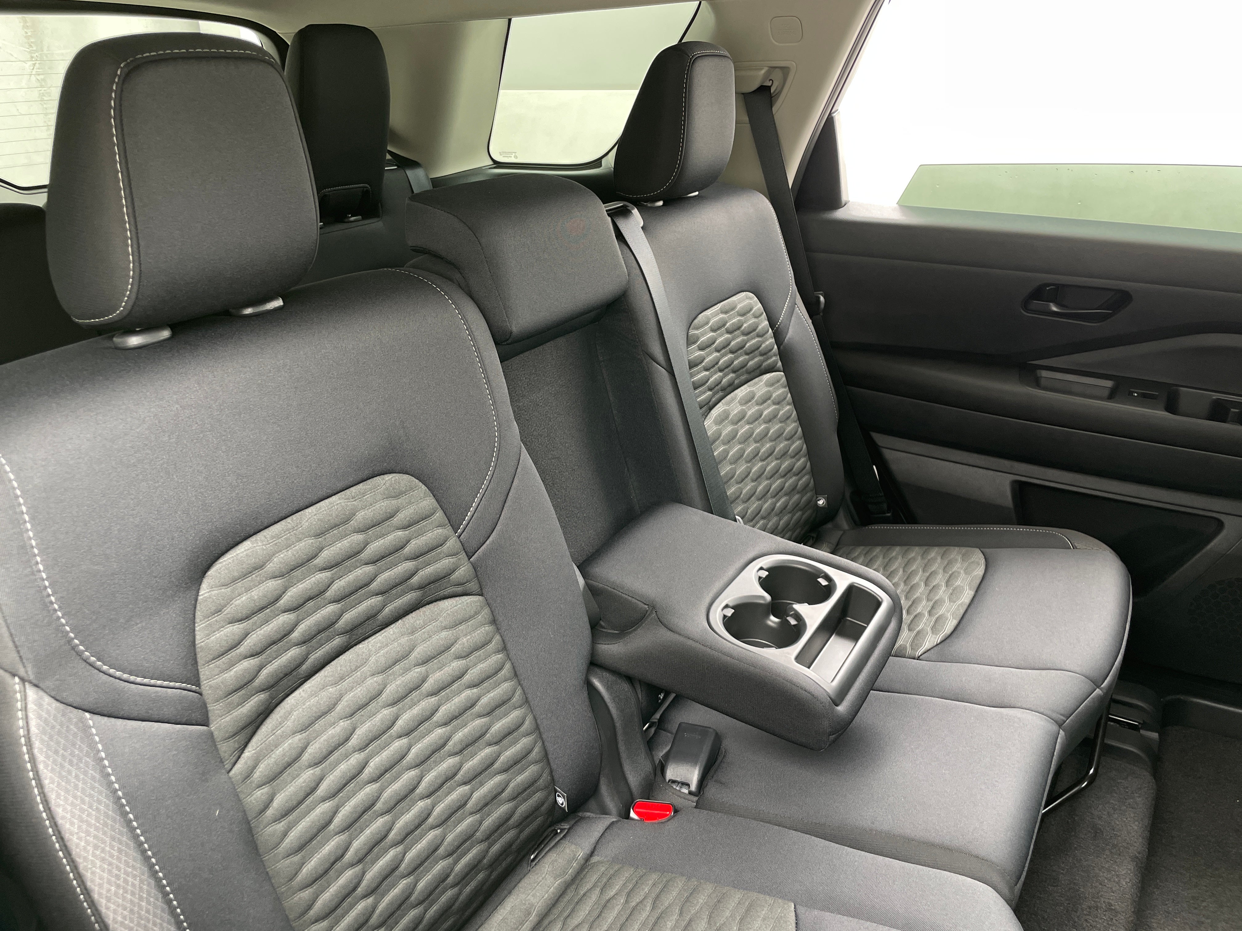 2024 Nissan Pathfinder SV 6