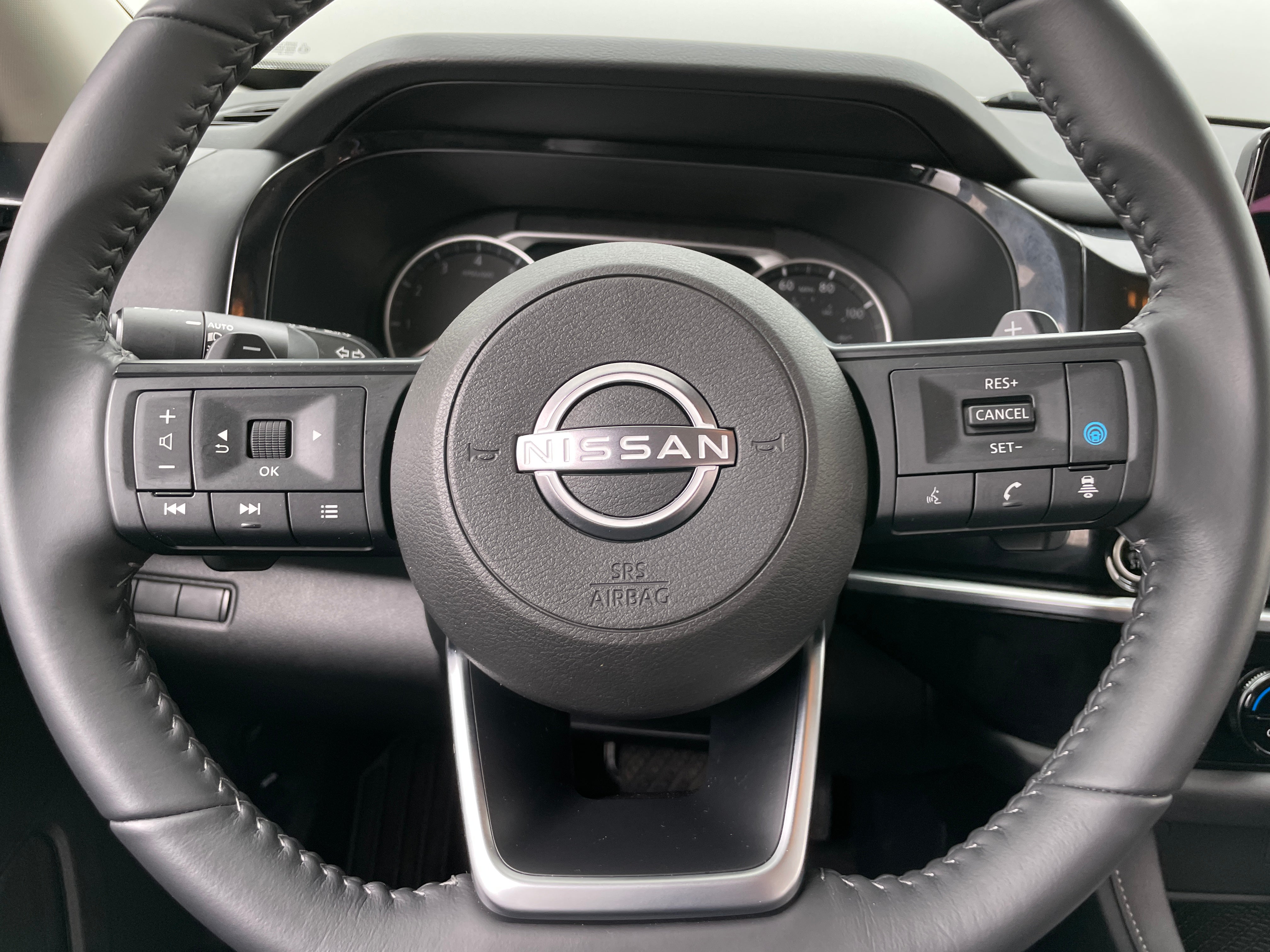 2024 Nissan Pathfinder SV 5