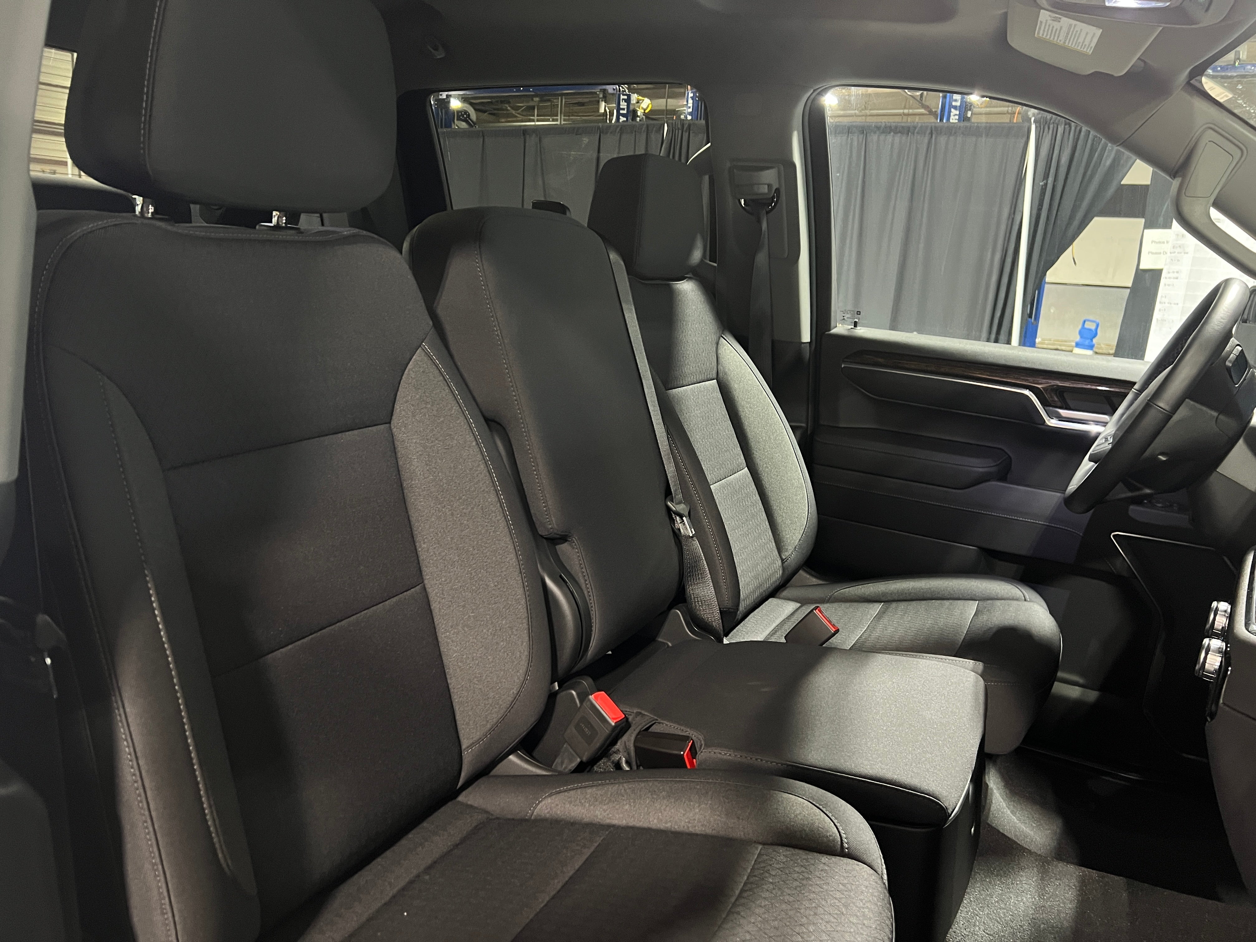 2023 GMC Sierra 1500 Elevation 2