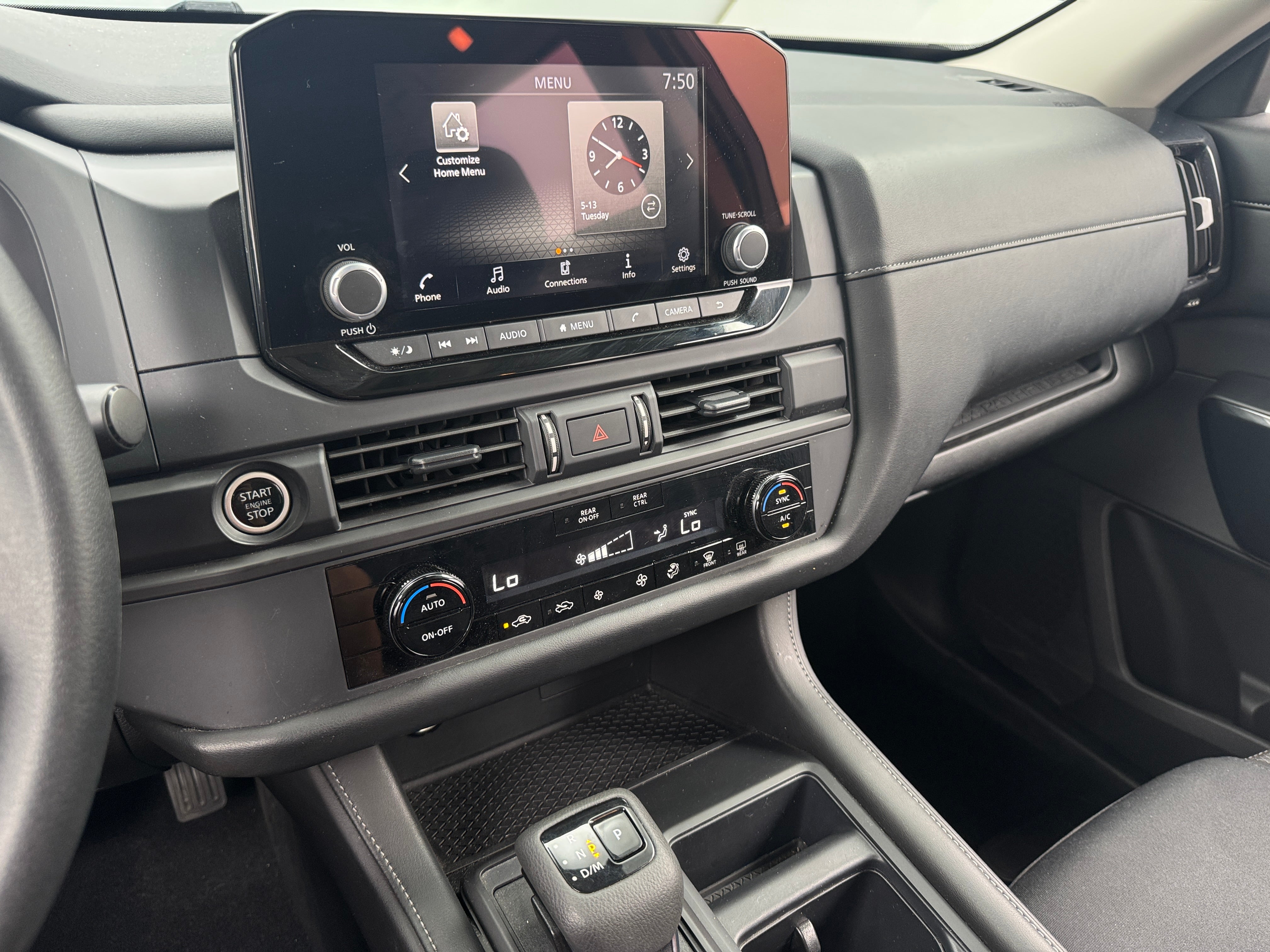 2024 Nissan Pathfinder S 4