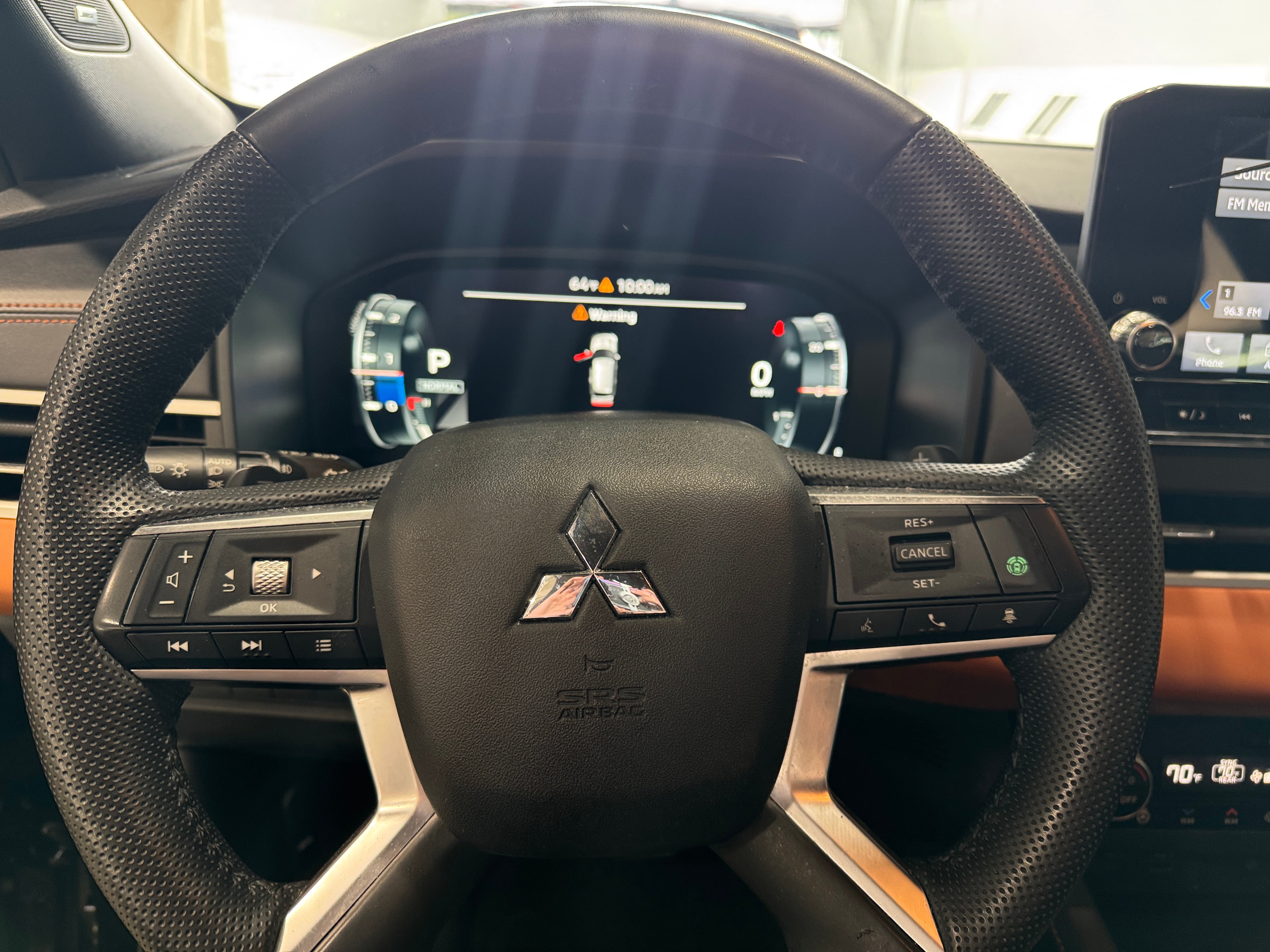 2023 Mitsubishi Outlander  4