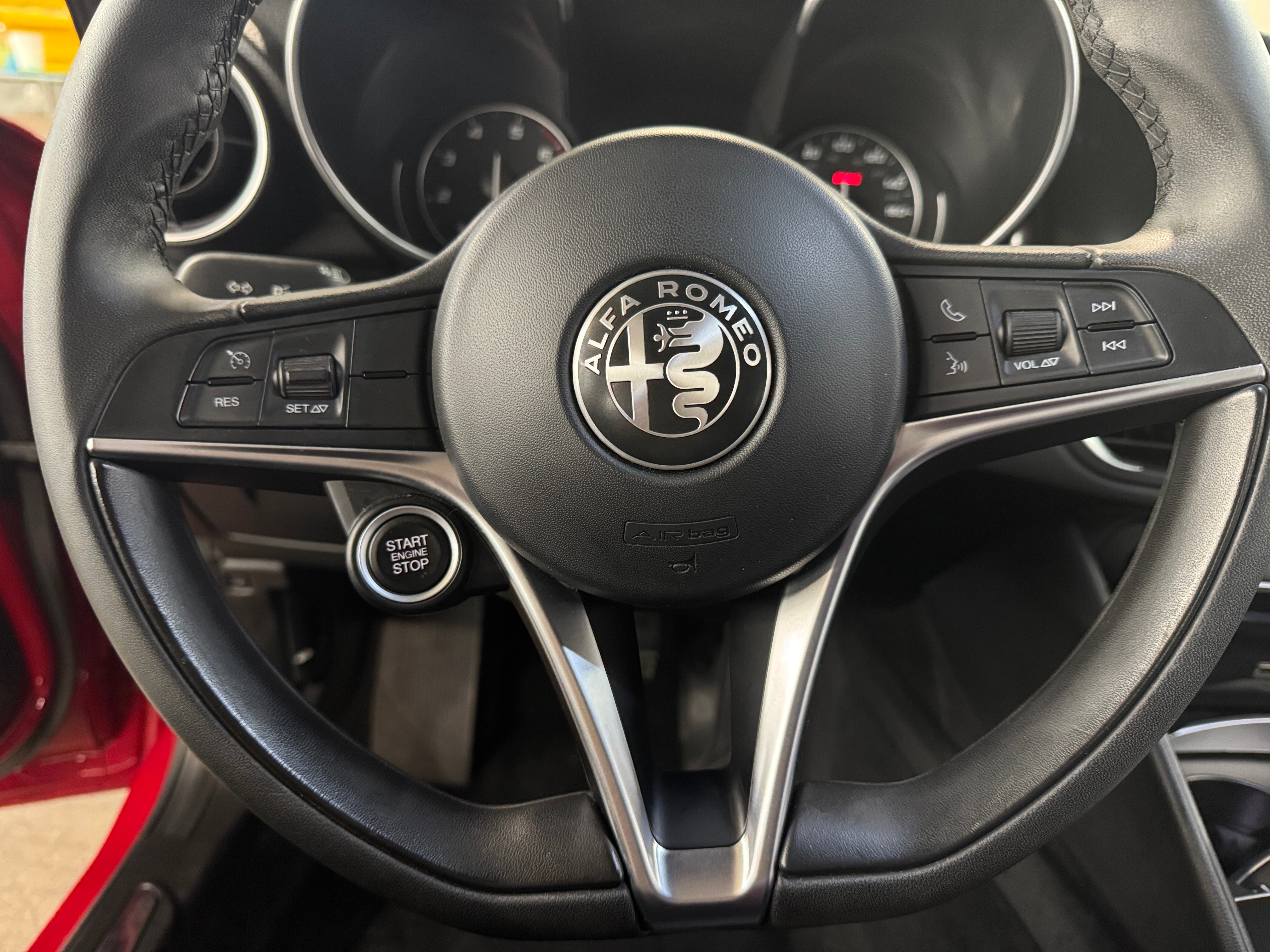 2018 Alfa Romeo Giulia Sport 4