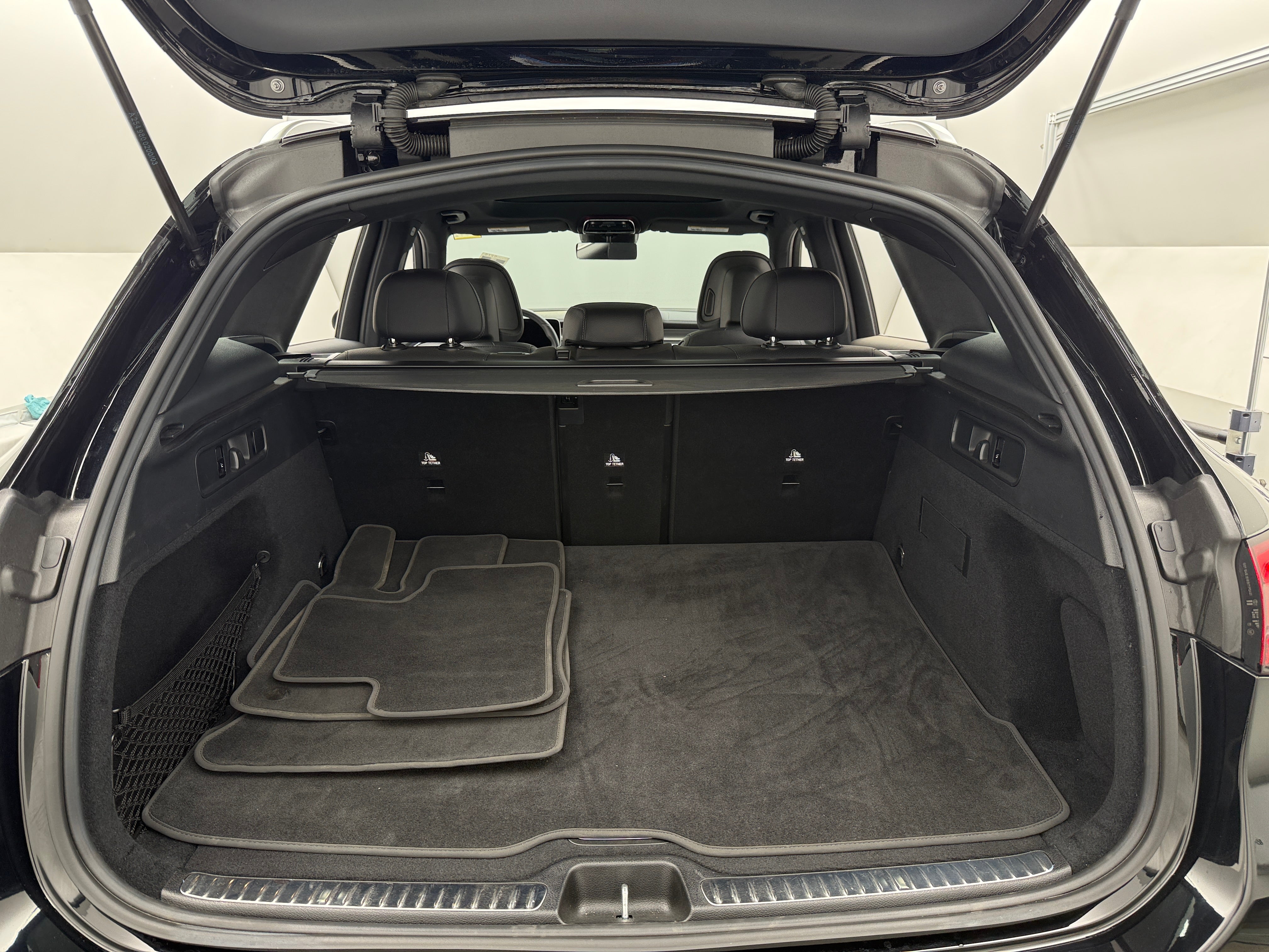 2024 Mercedes-Benz GLC 300 6