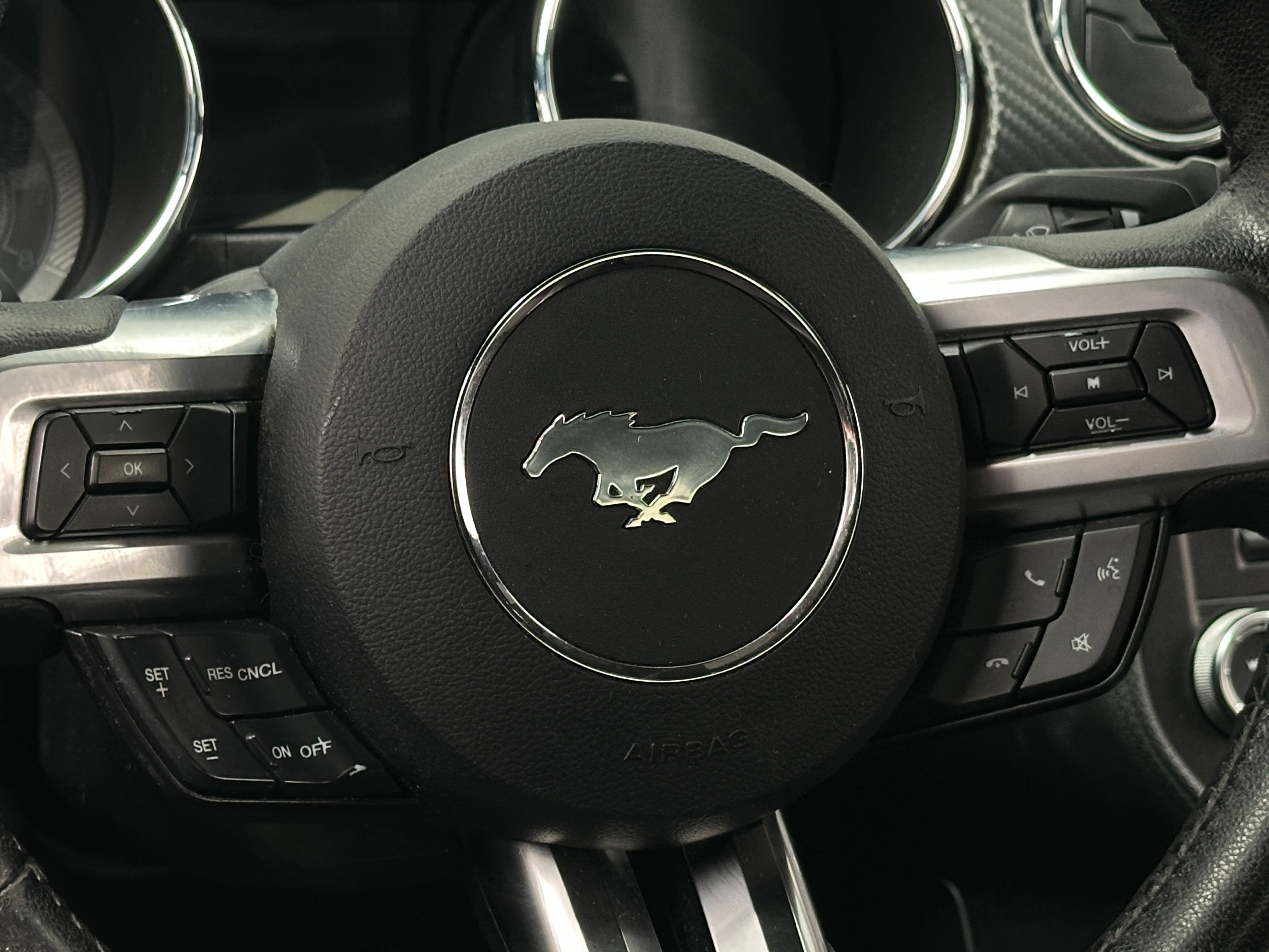 2016 Ford Mustang V6 4