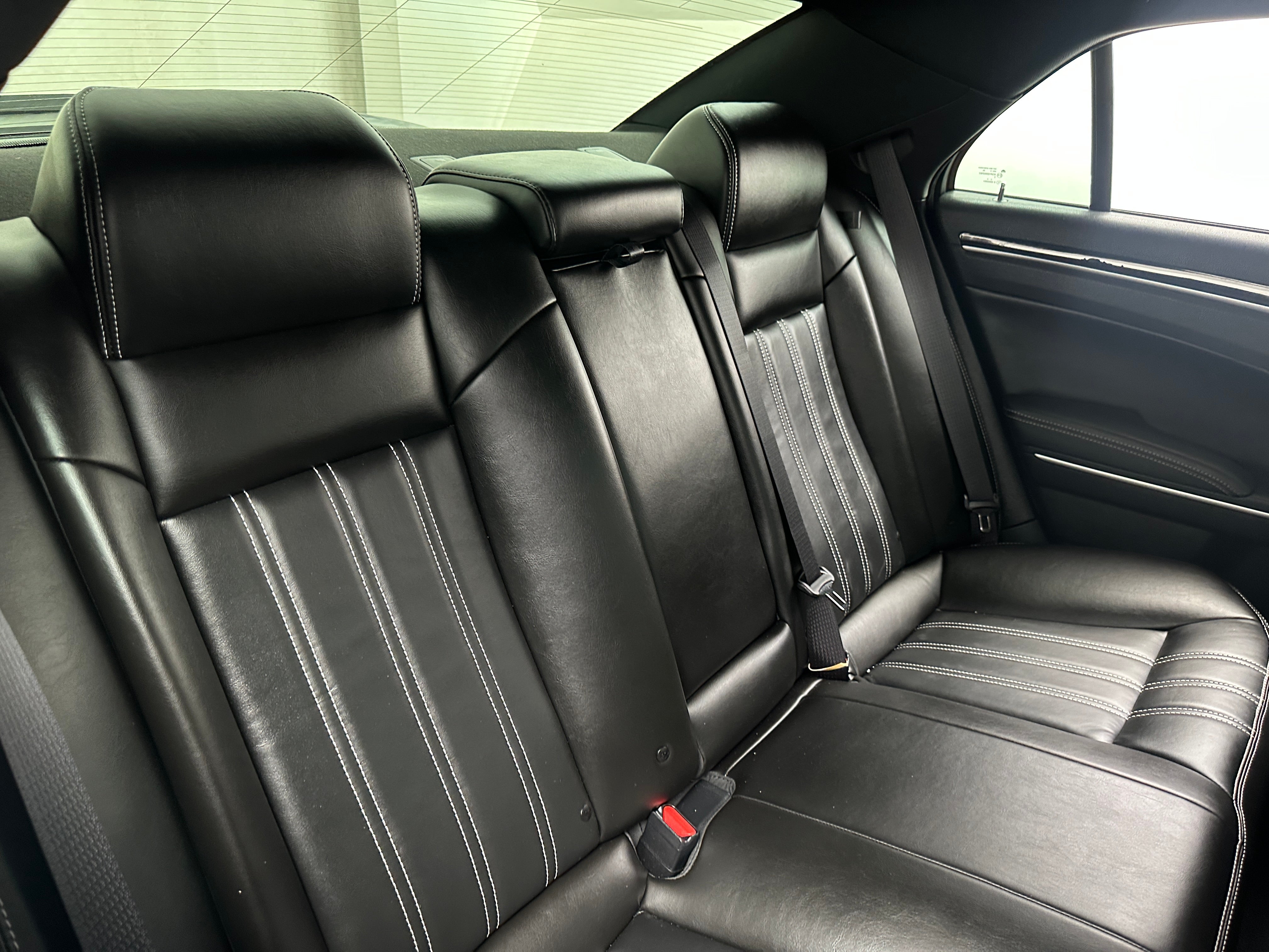 2022 Chrysler 300 S 5
