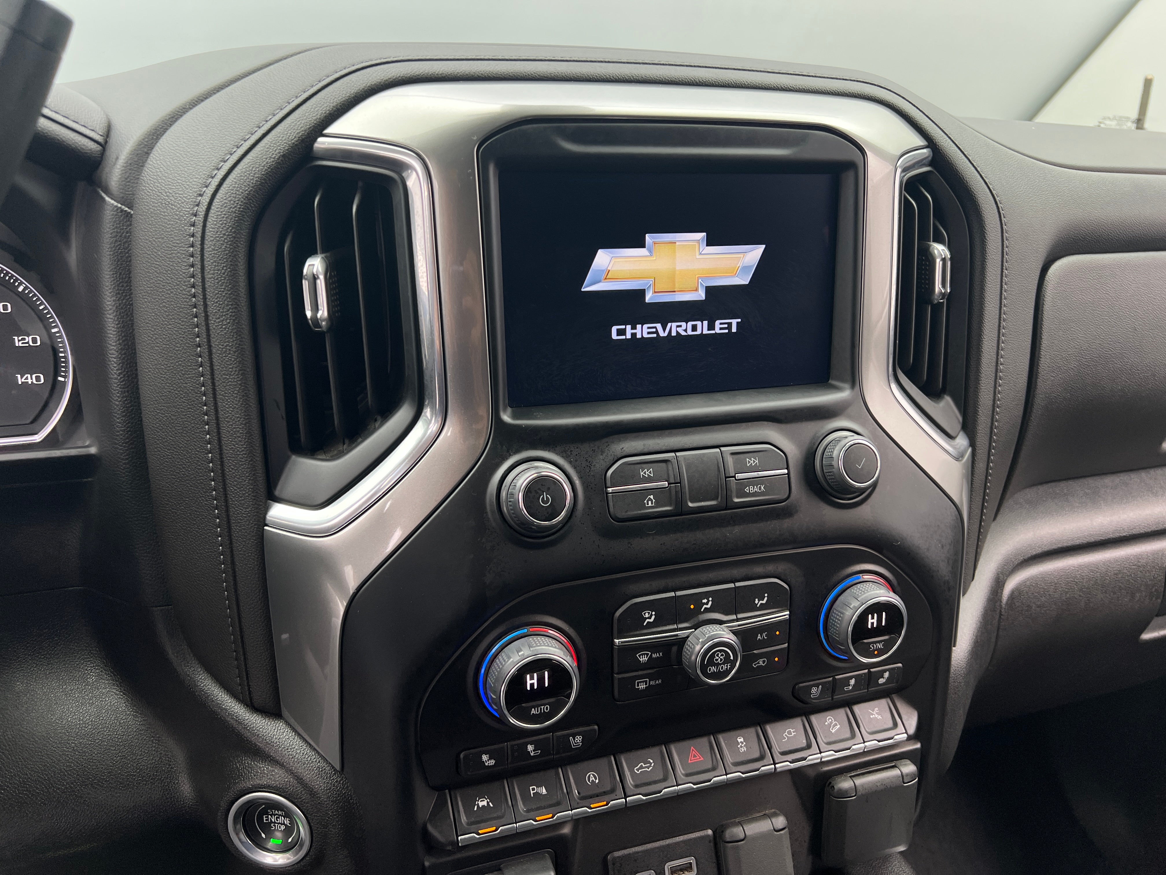 2022 Chevrolet Silverado 1500 Limited LTZ 3