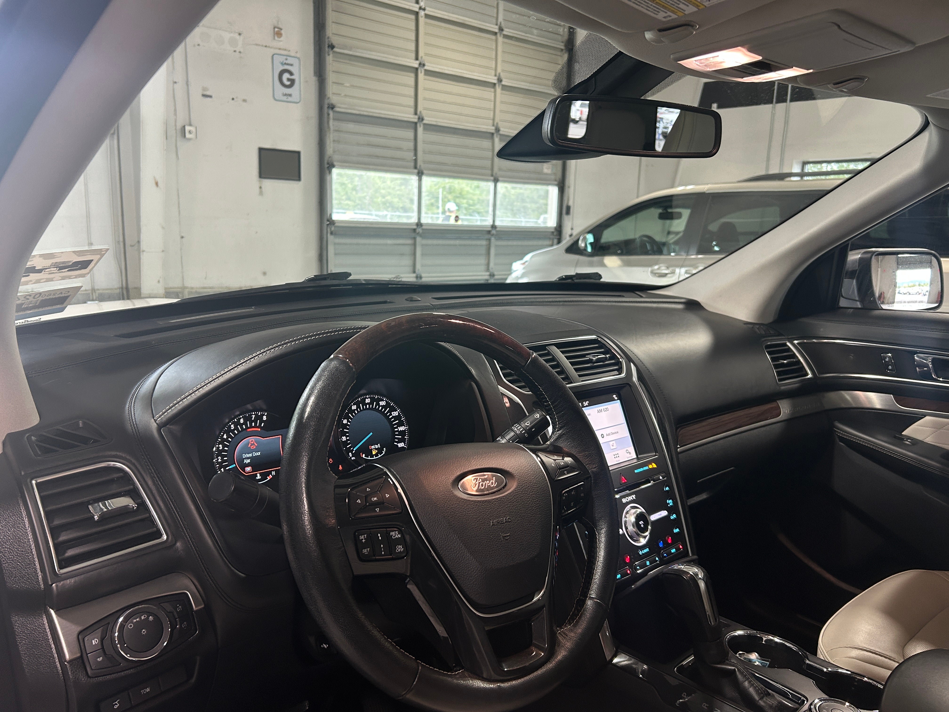 2018 Ford Explorer Platinum 2