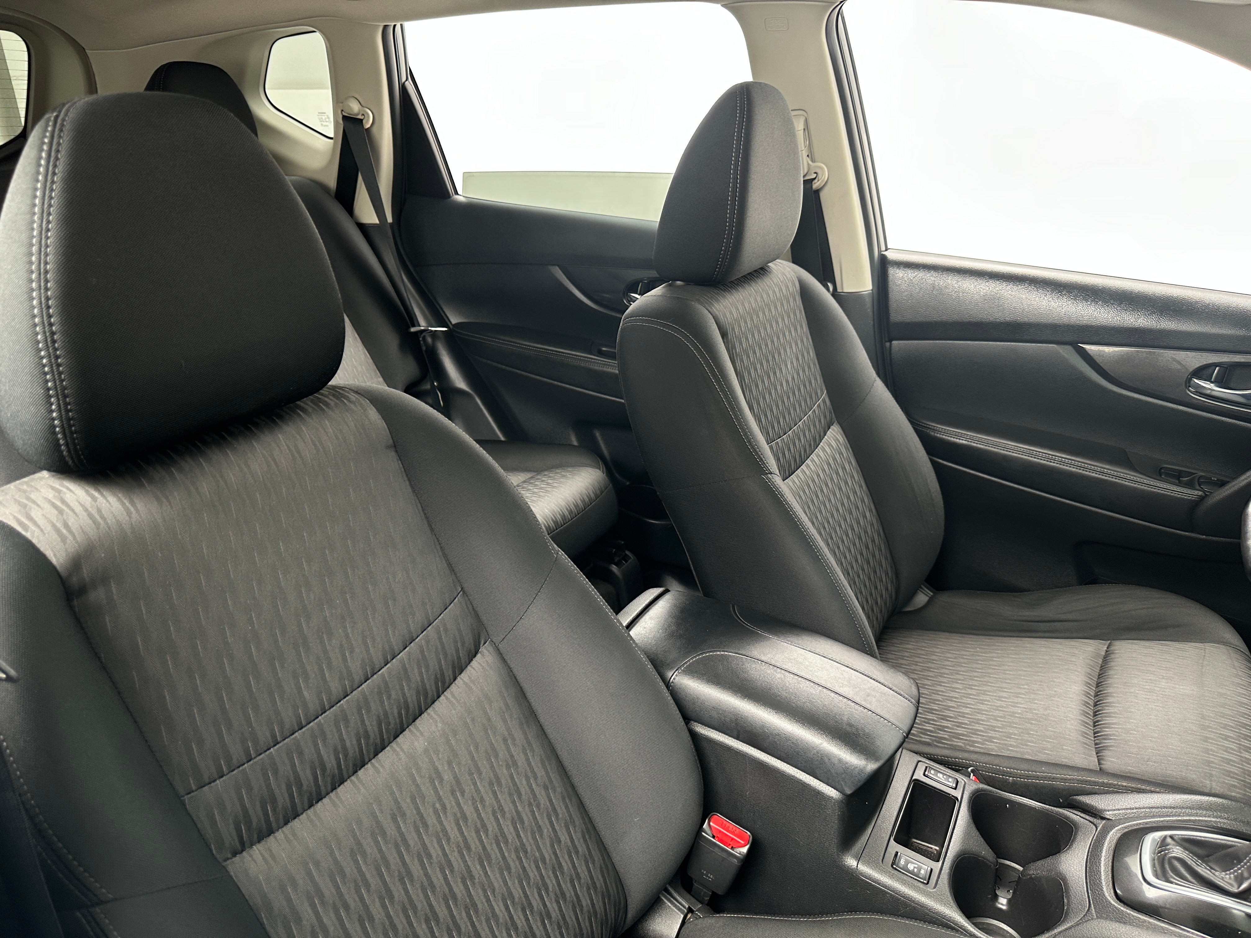 2018 Nissan Rogue SV 2