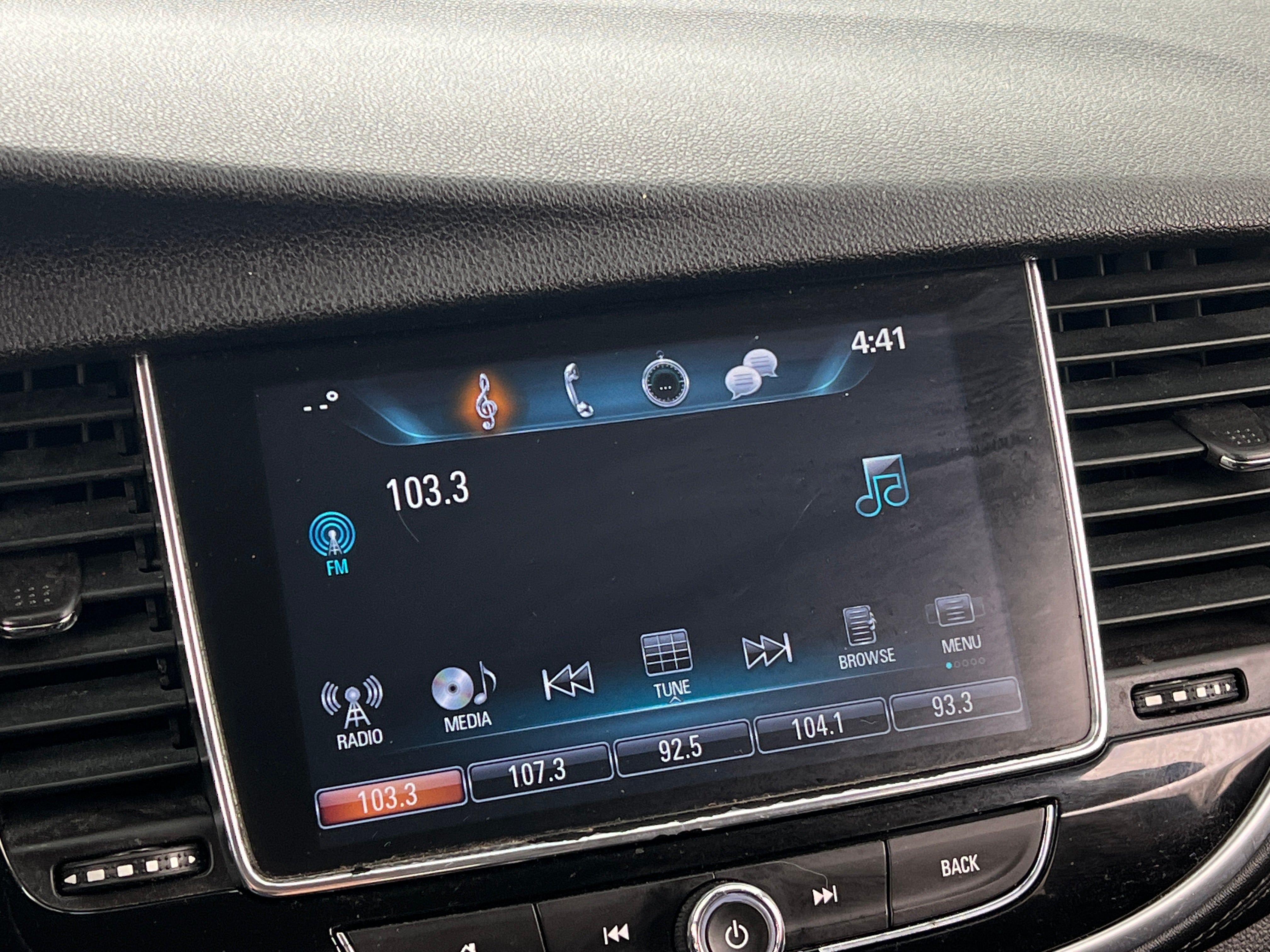 2017 Buick Encore Essence 3
