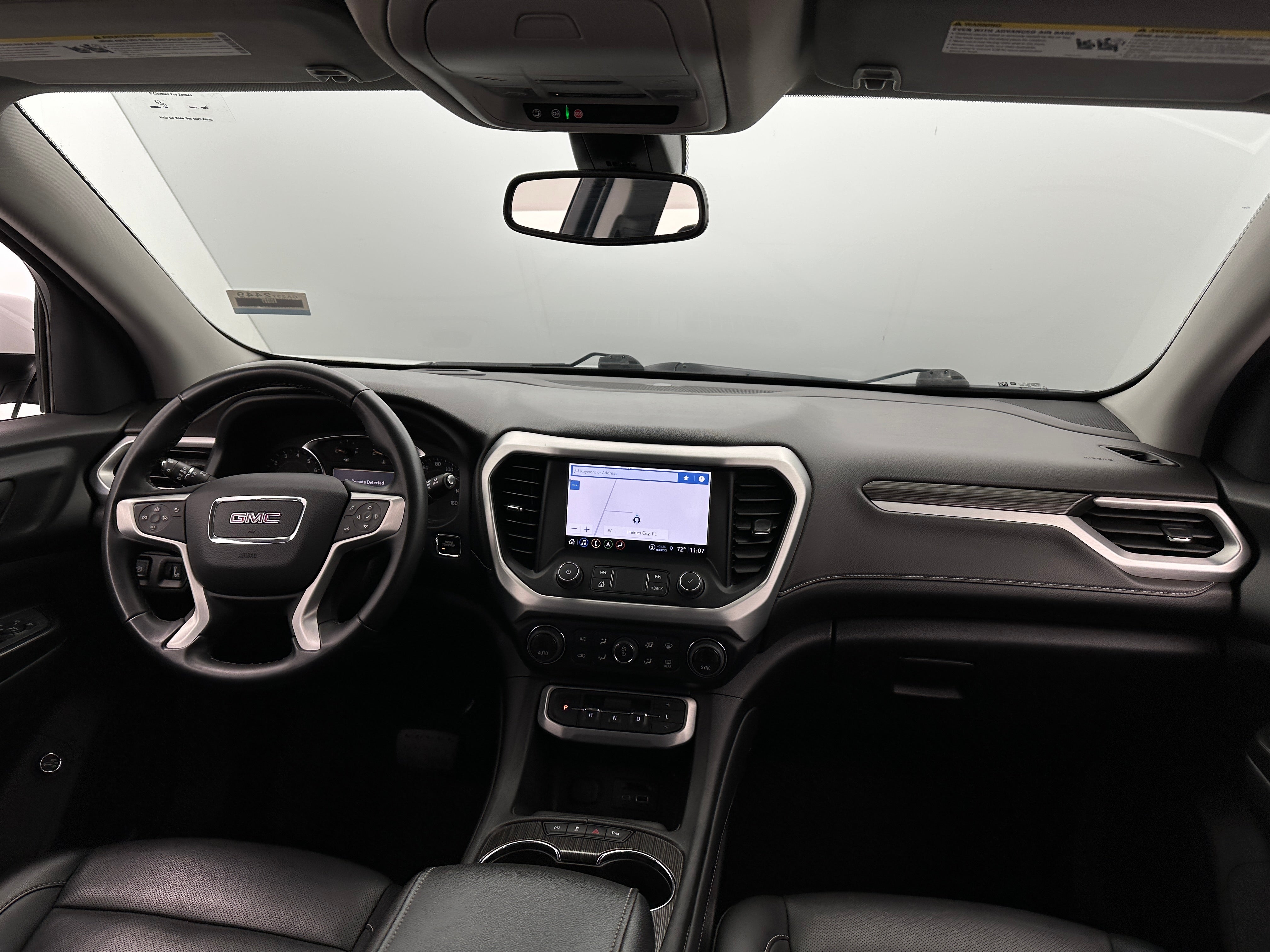 2023 GMC Acadia SLT 2
