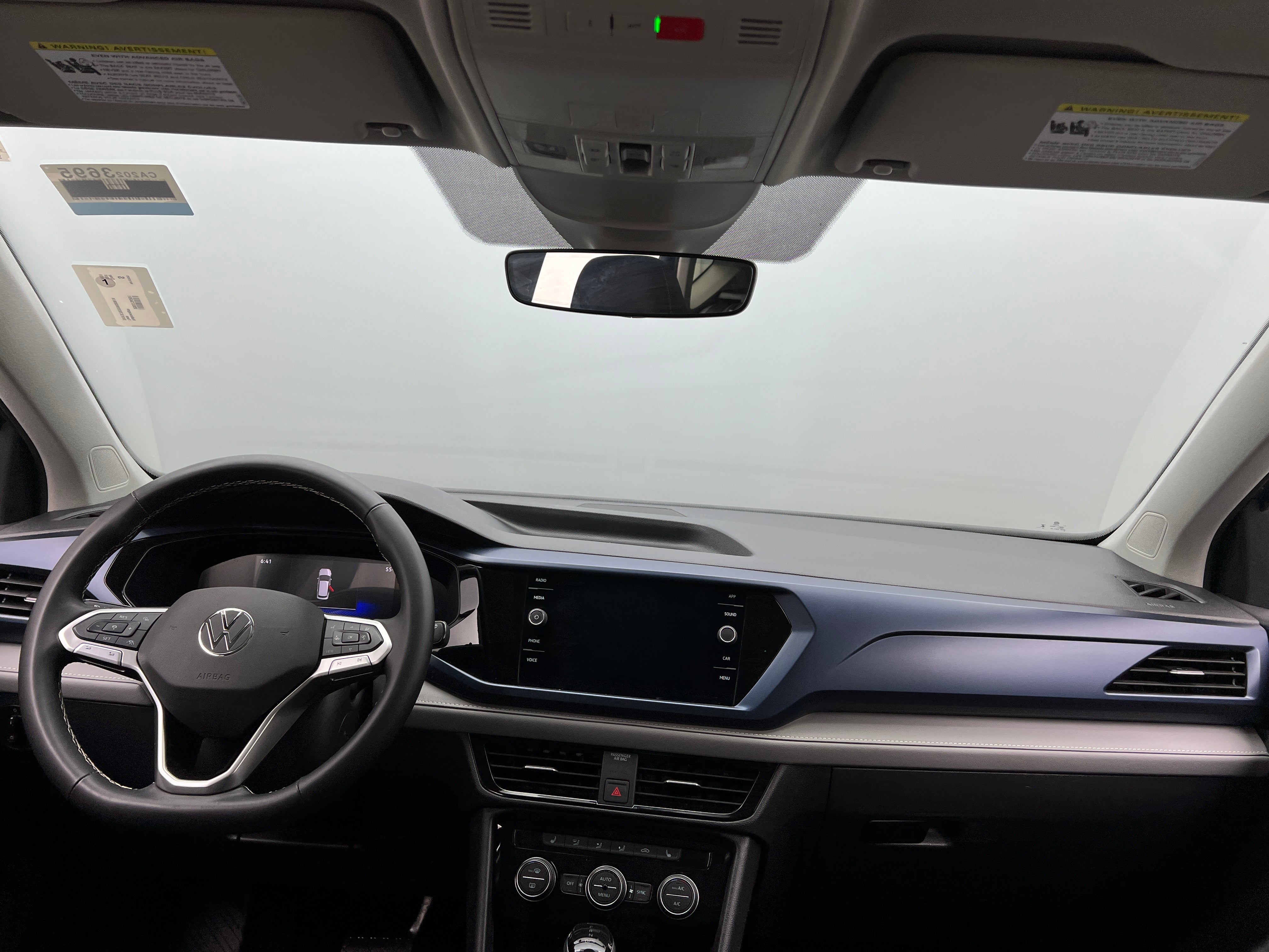 2024 Volkswagen Taos SE 2