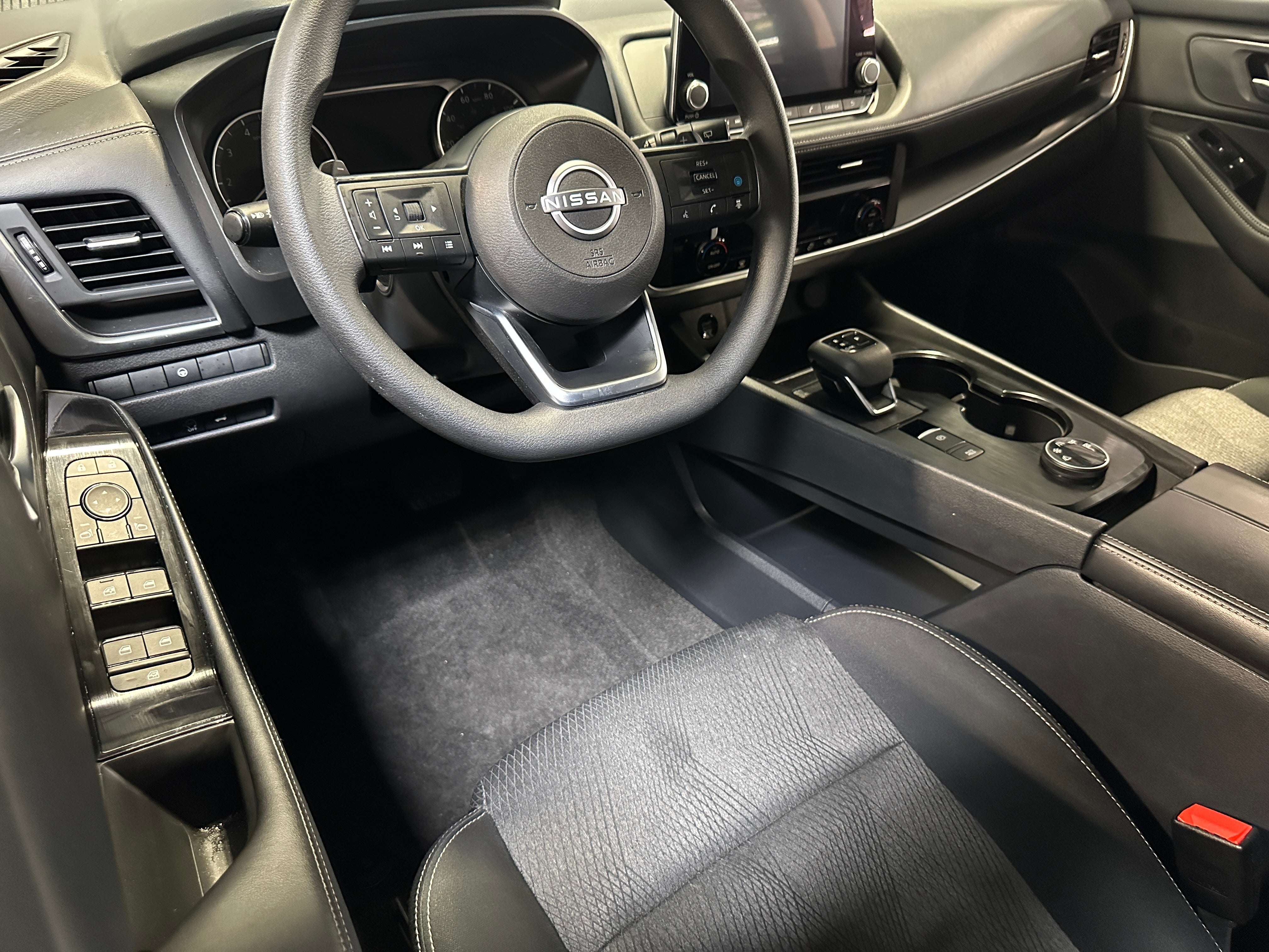 2024 Nissan Rogue SV 3