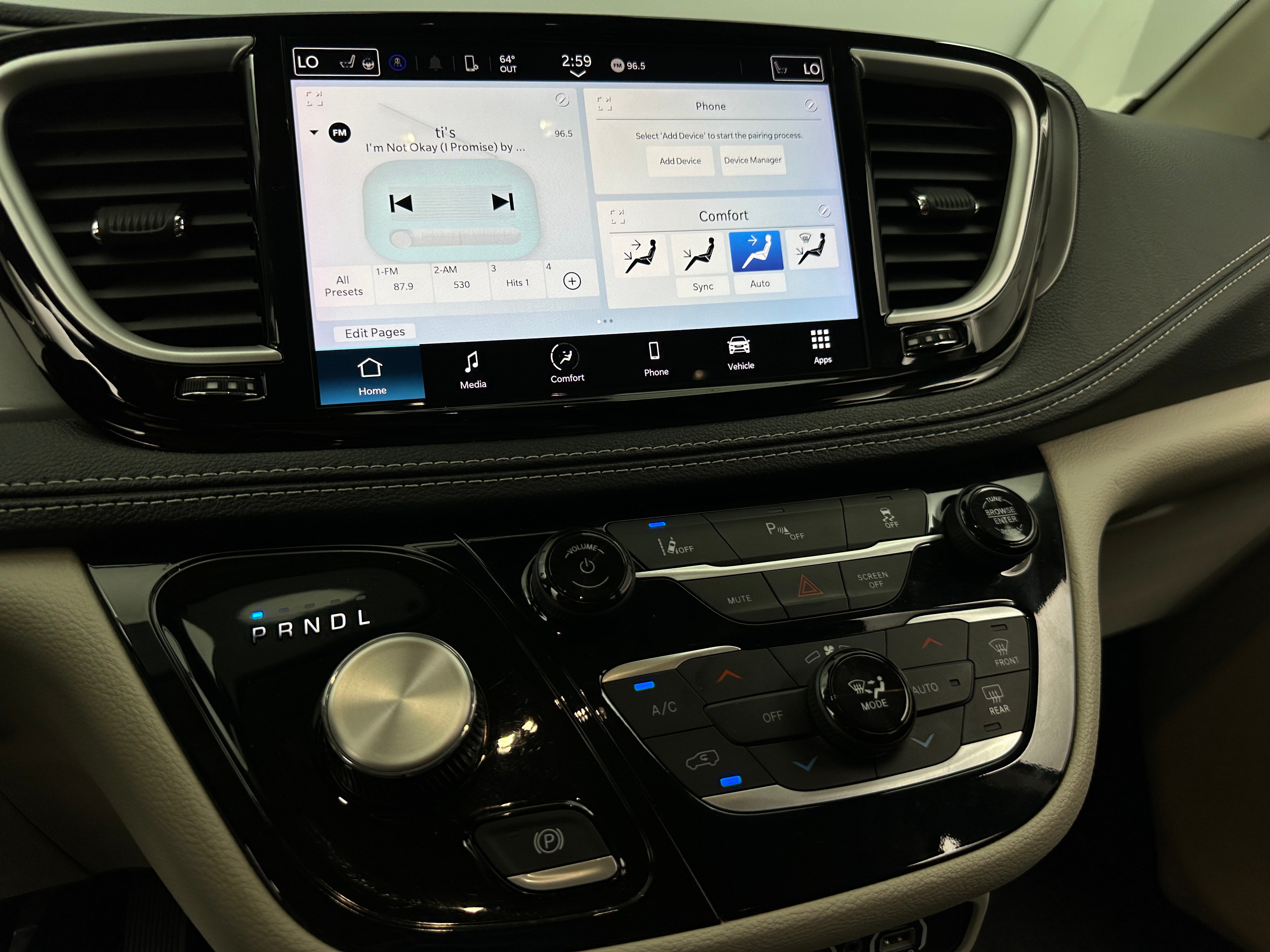 2023 Chrysler Pacifica Hybrid Touring L 3