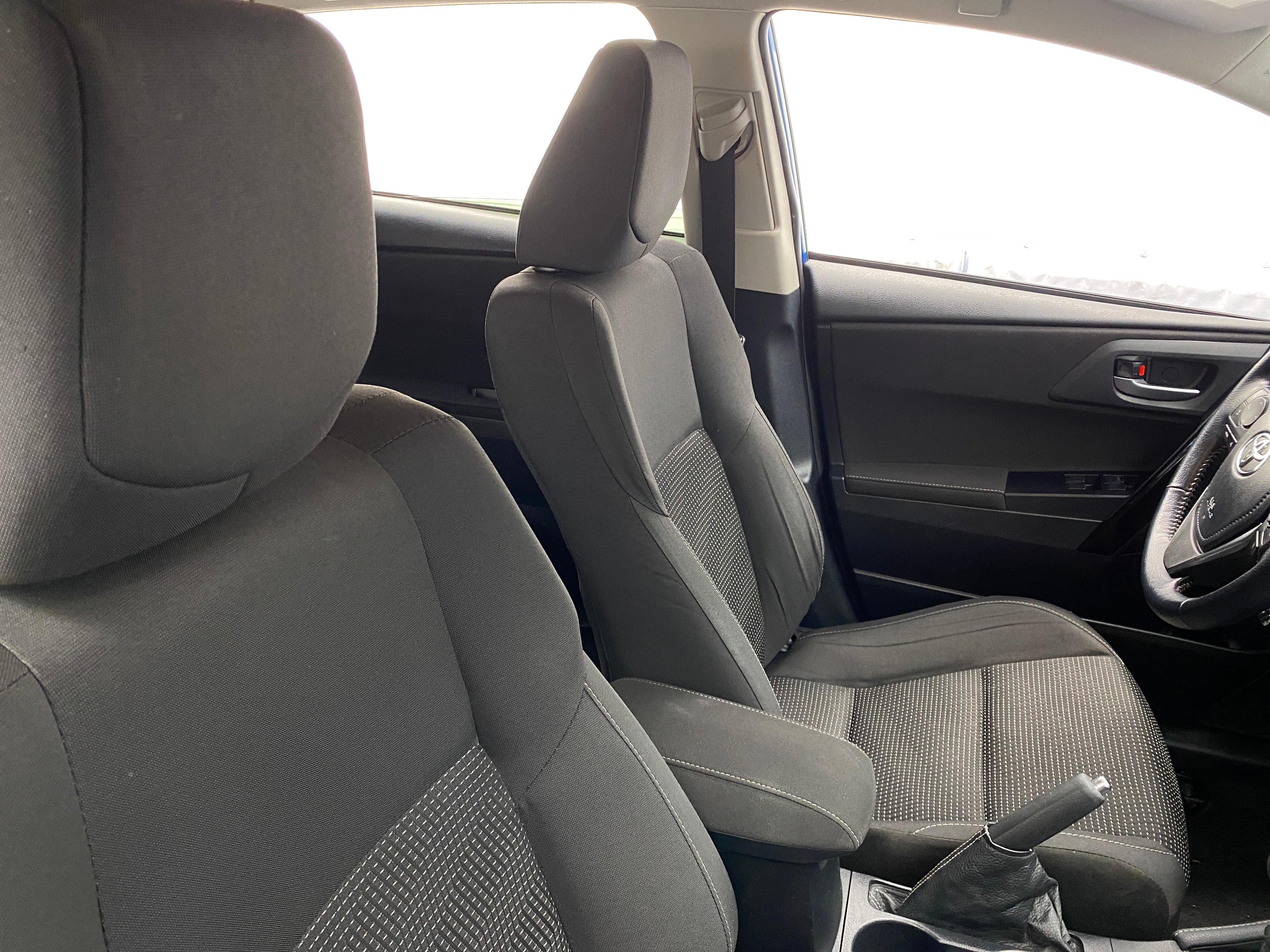 2018 Toyota Corolla iM Base 2