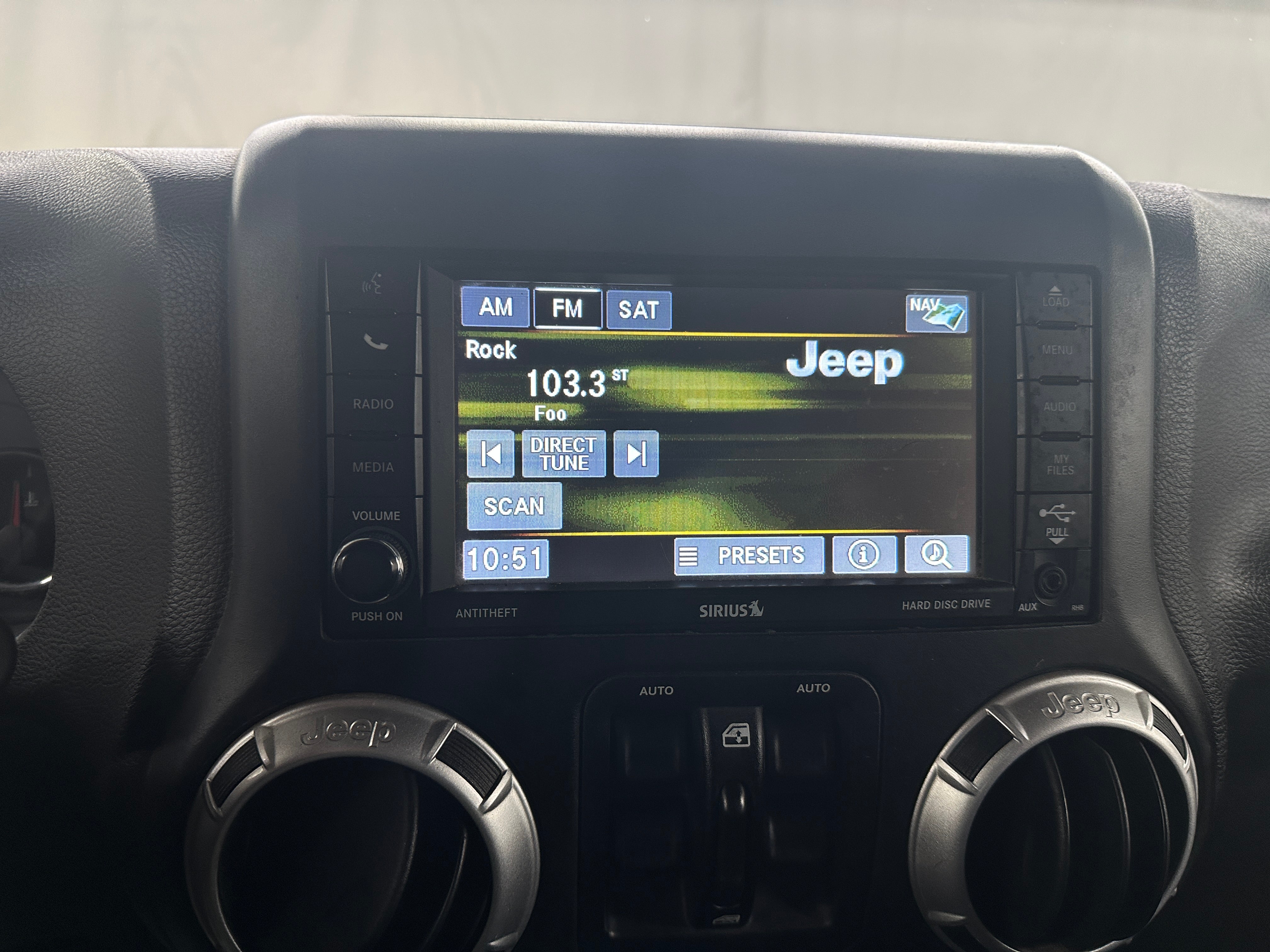 2015 Jeep Wrangler Unlimited Sahara 3