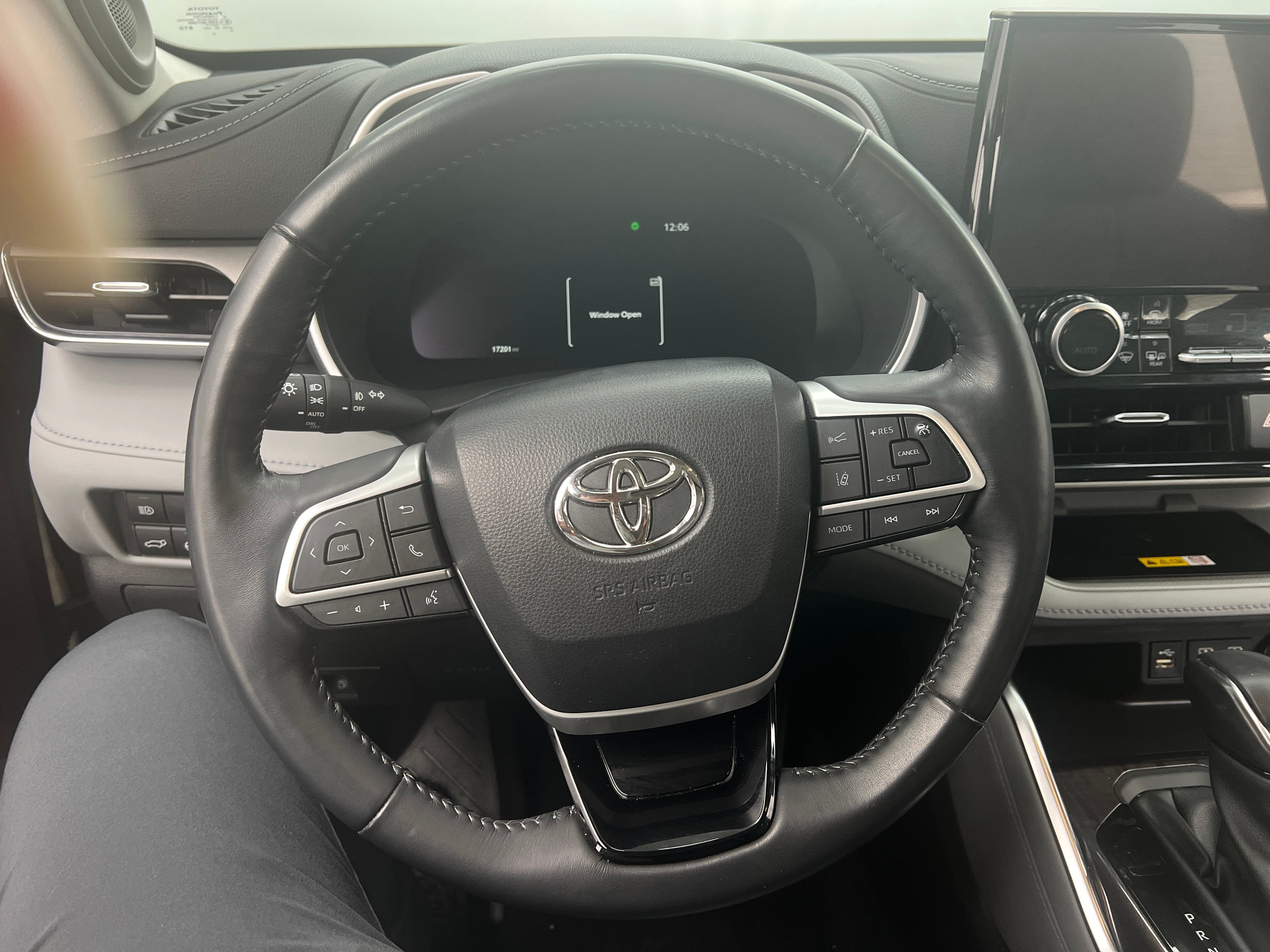 2023 Toyota Highlander Limited 4
