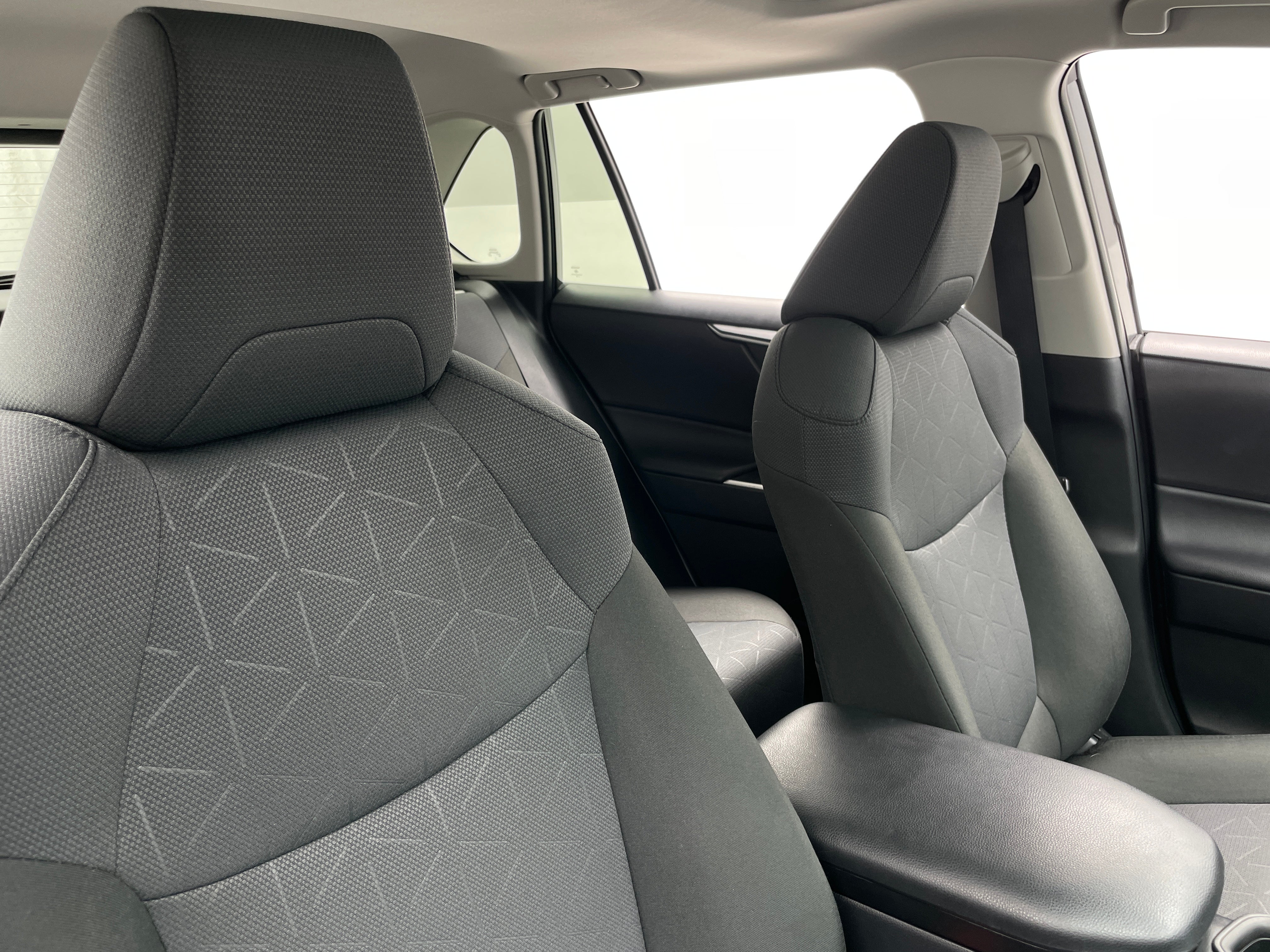2024 Toyota RAV4 XLE 2