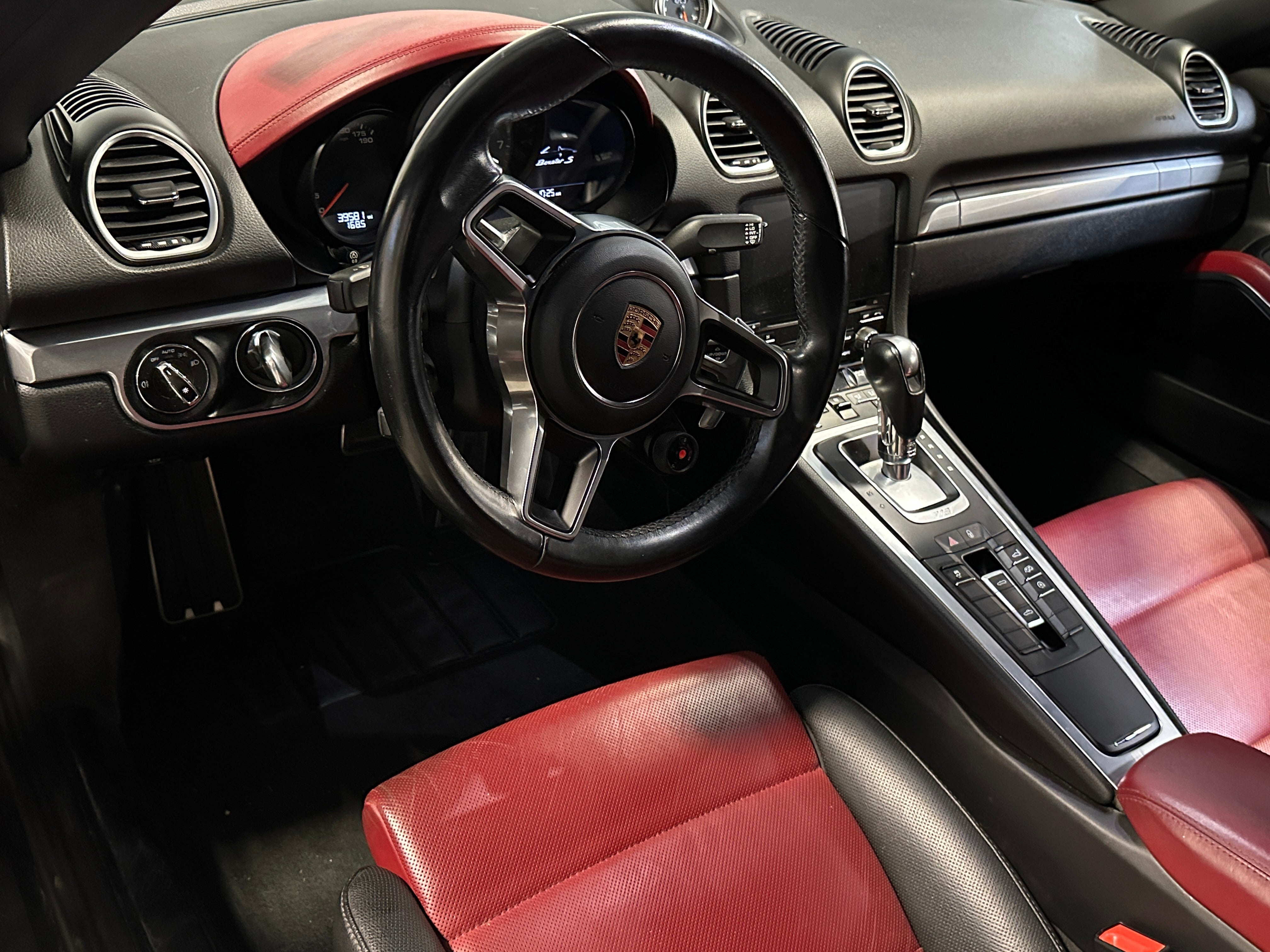 2017 Porsche 718 Boxster S 2