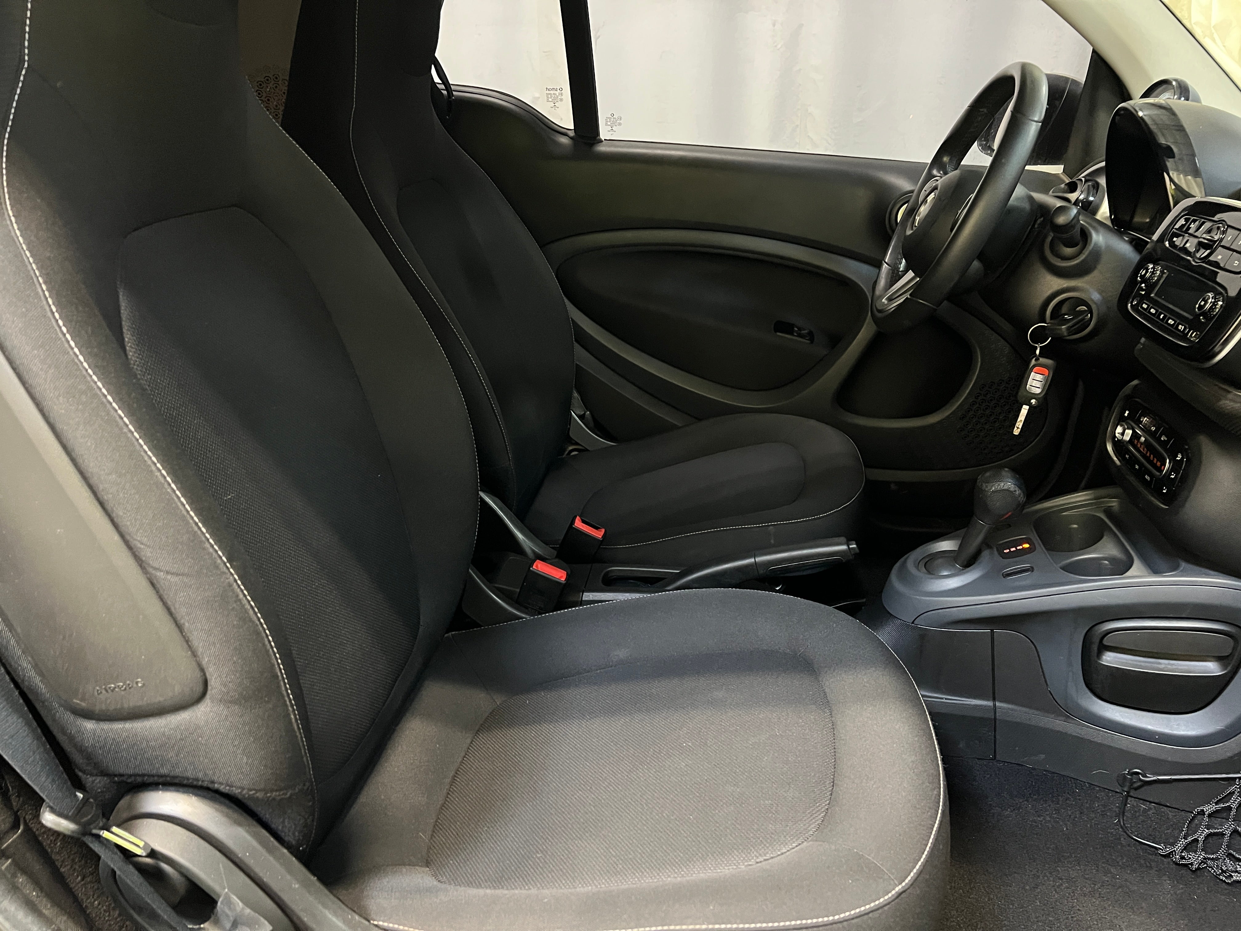 2017 smart fortwo Passion 2