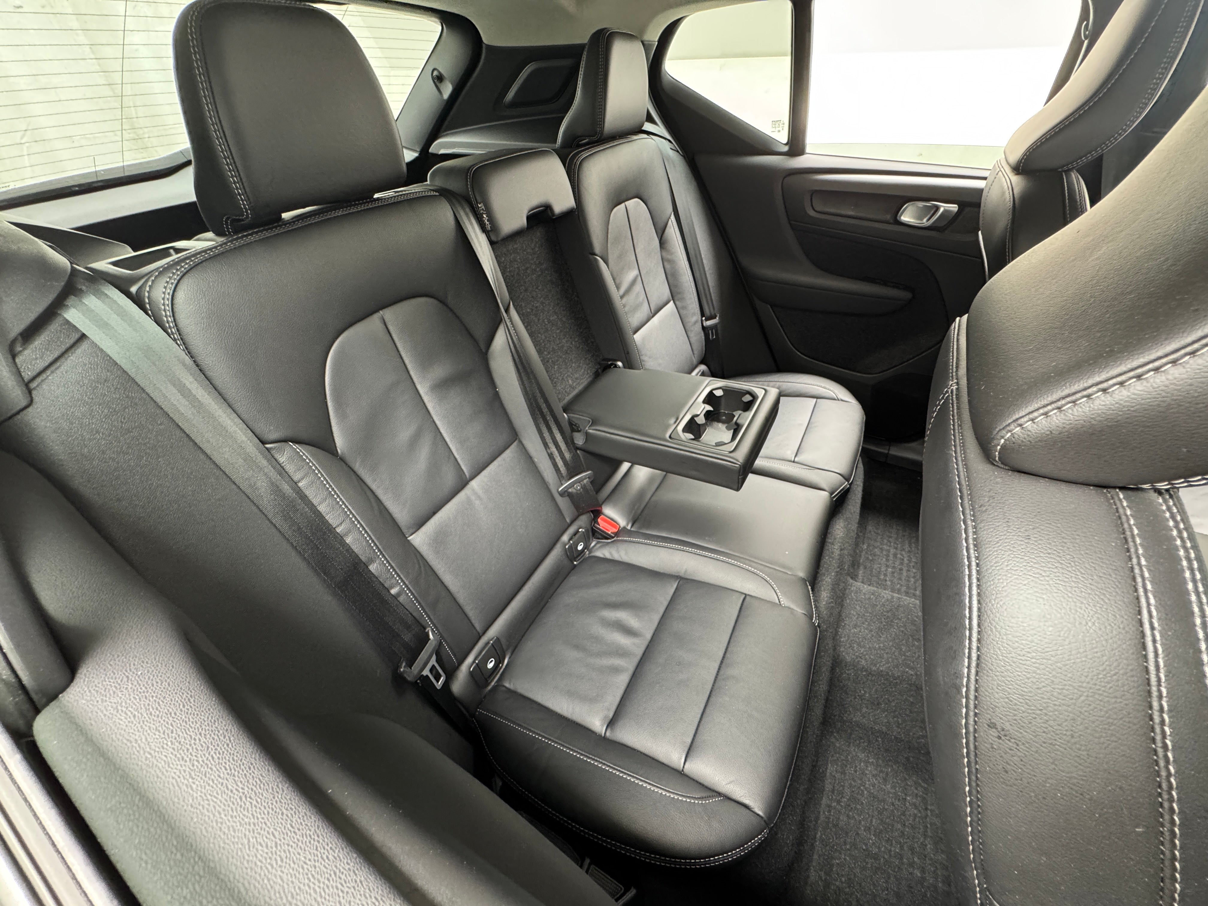 2023 Volvo XC40 B5 Plus 5