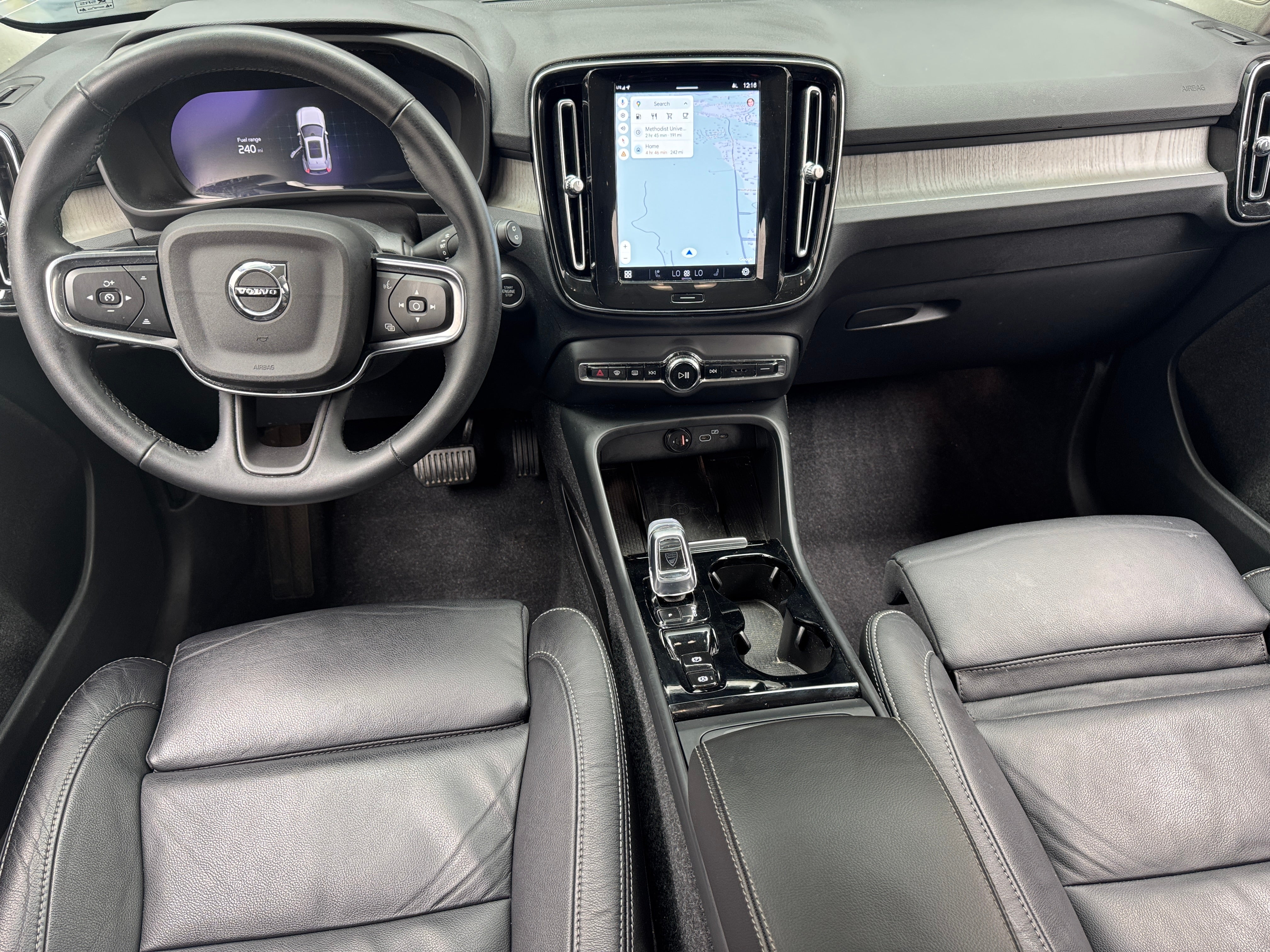2023 Volvo XC40 B5 Plus 2