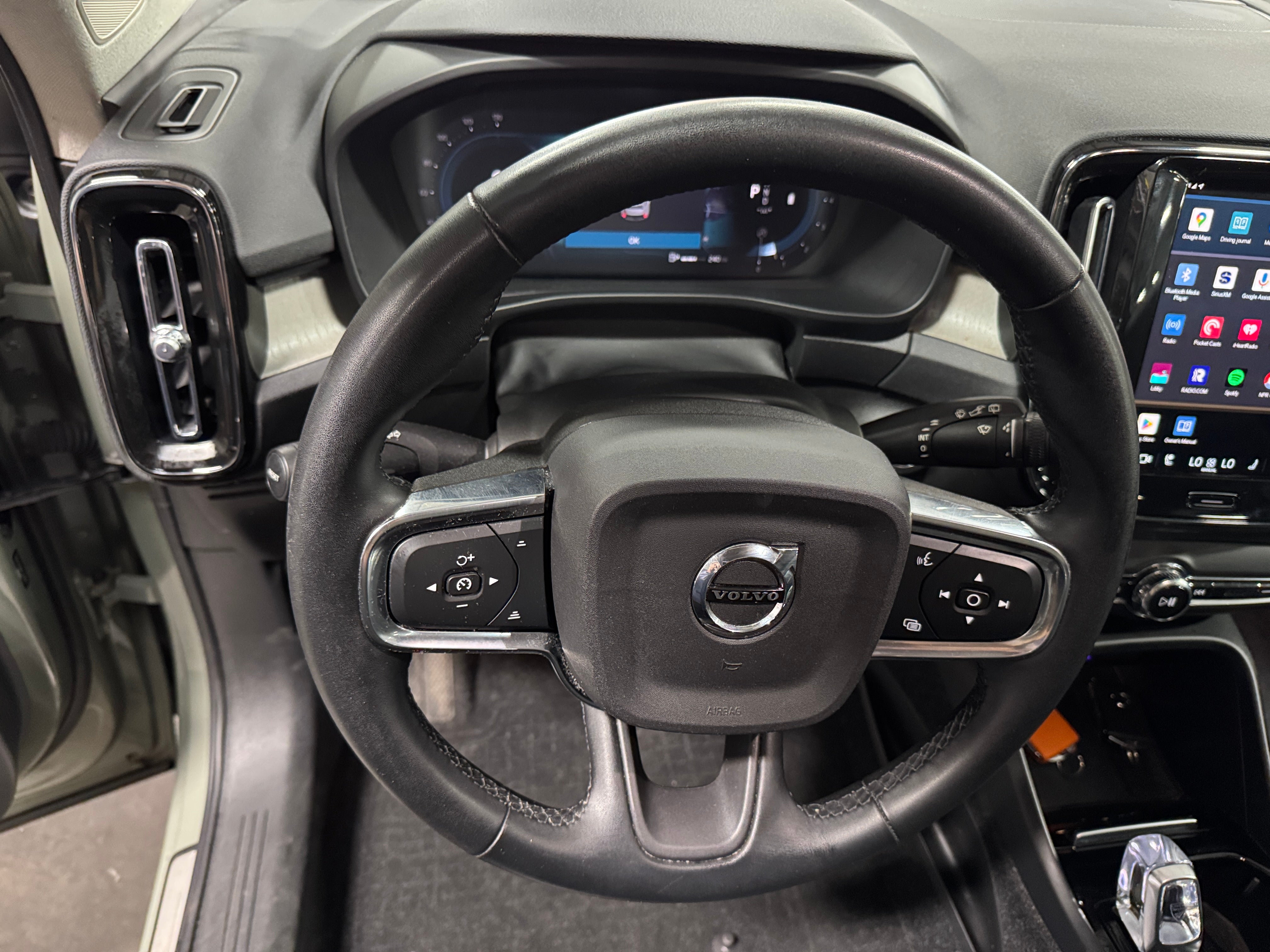 2023 Volvo XC40 B5 Plus 4