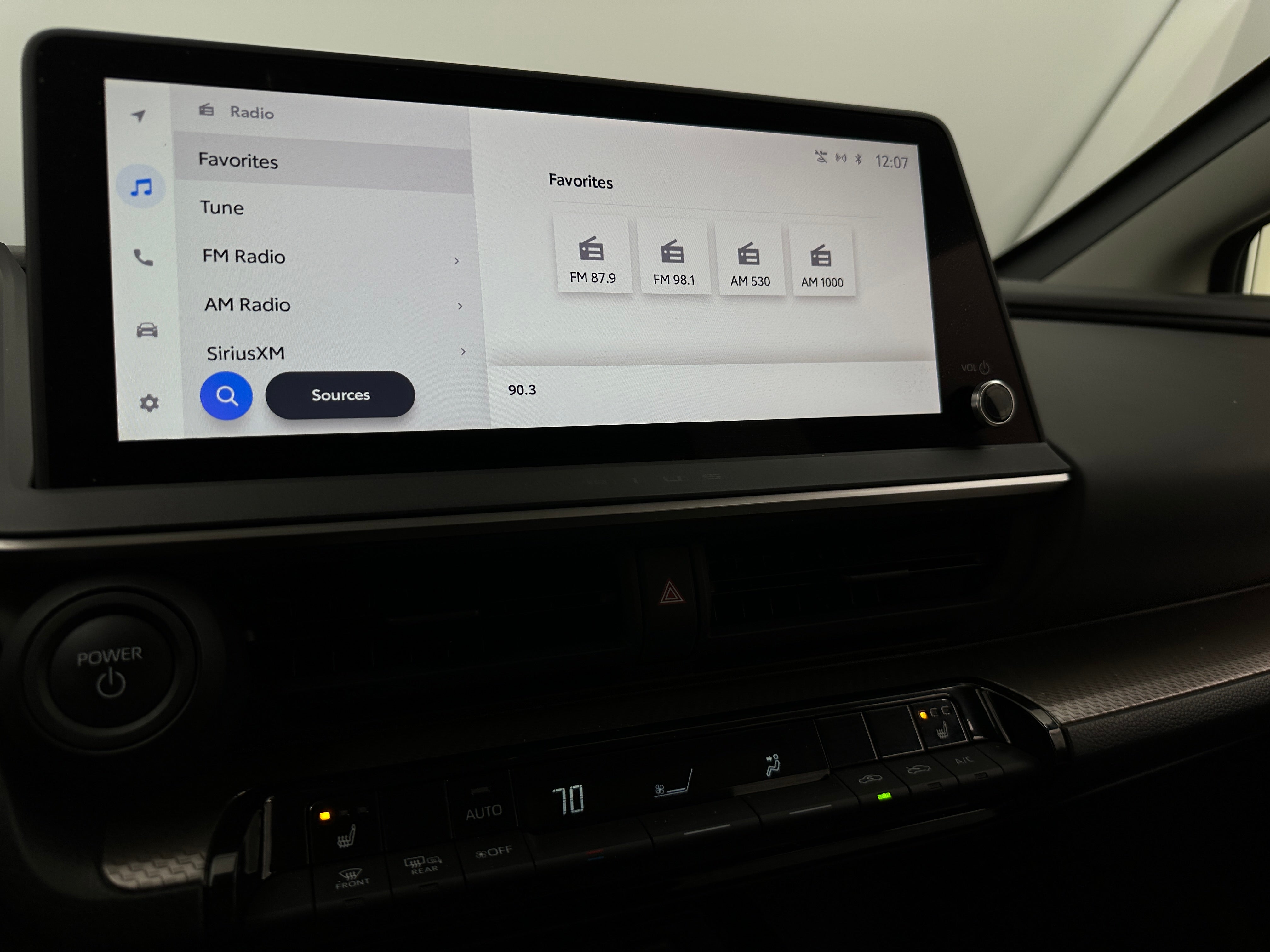 2023 Toyota Prius XLE 3