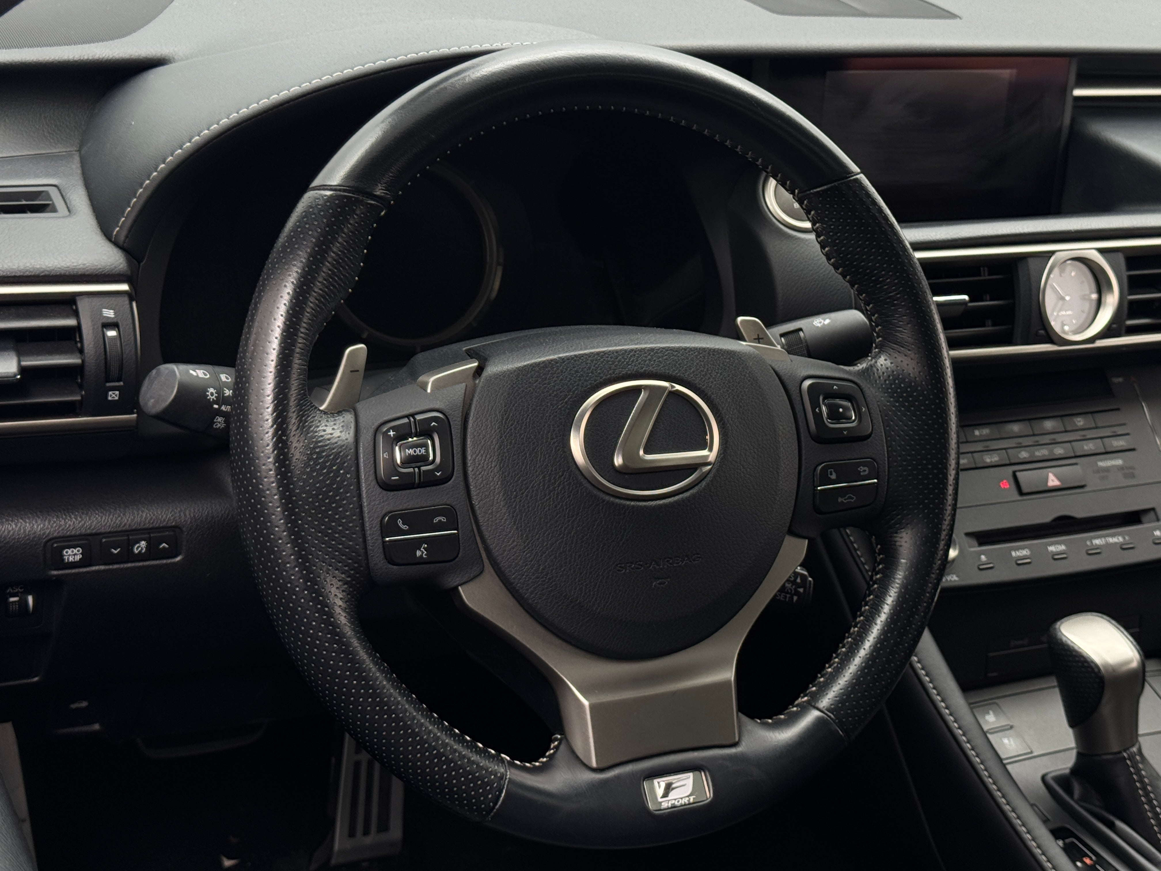 2016 Lexus RC 200t 3