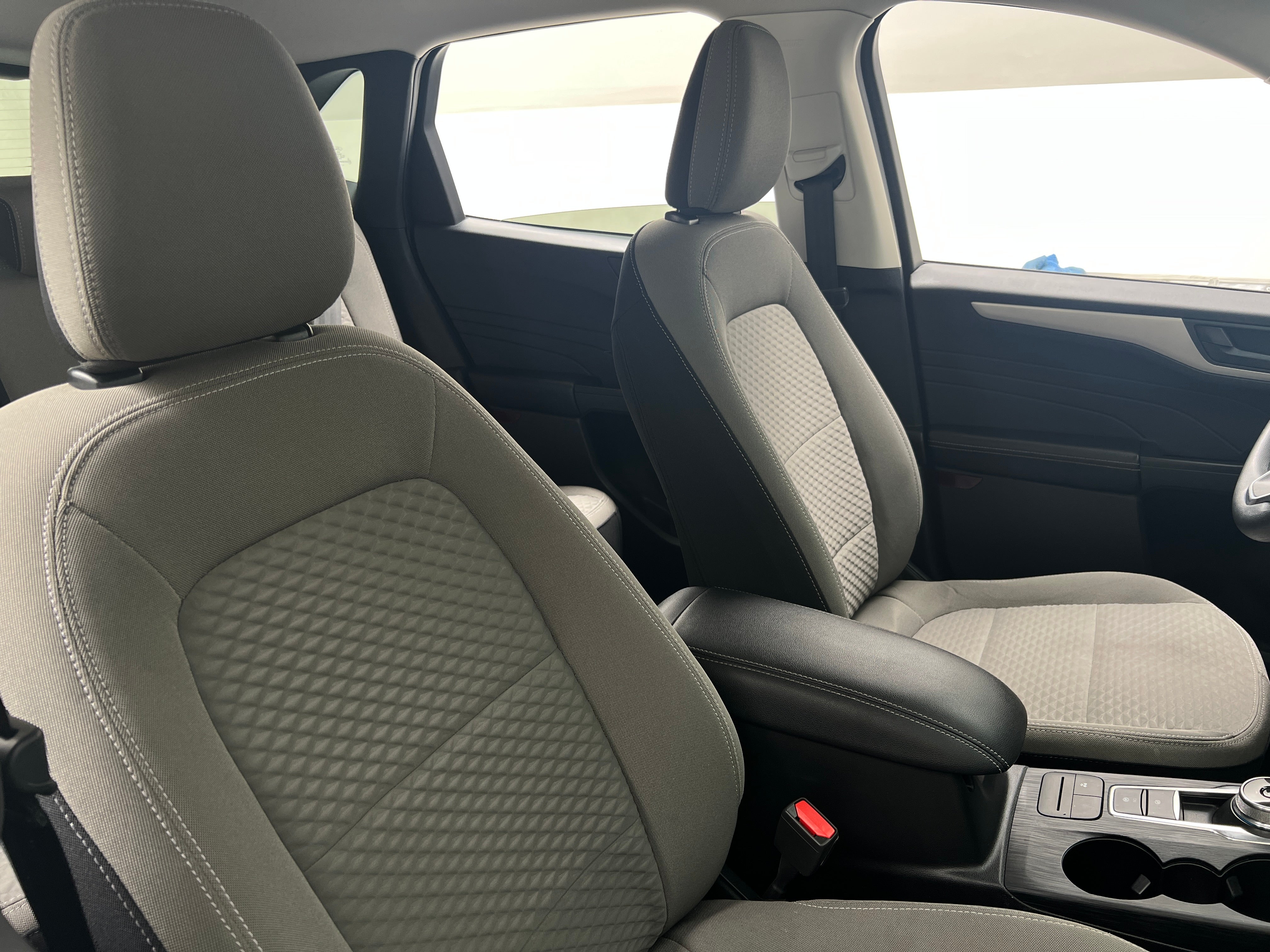 2022 Ford Escape SE Sport Hybrid 2