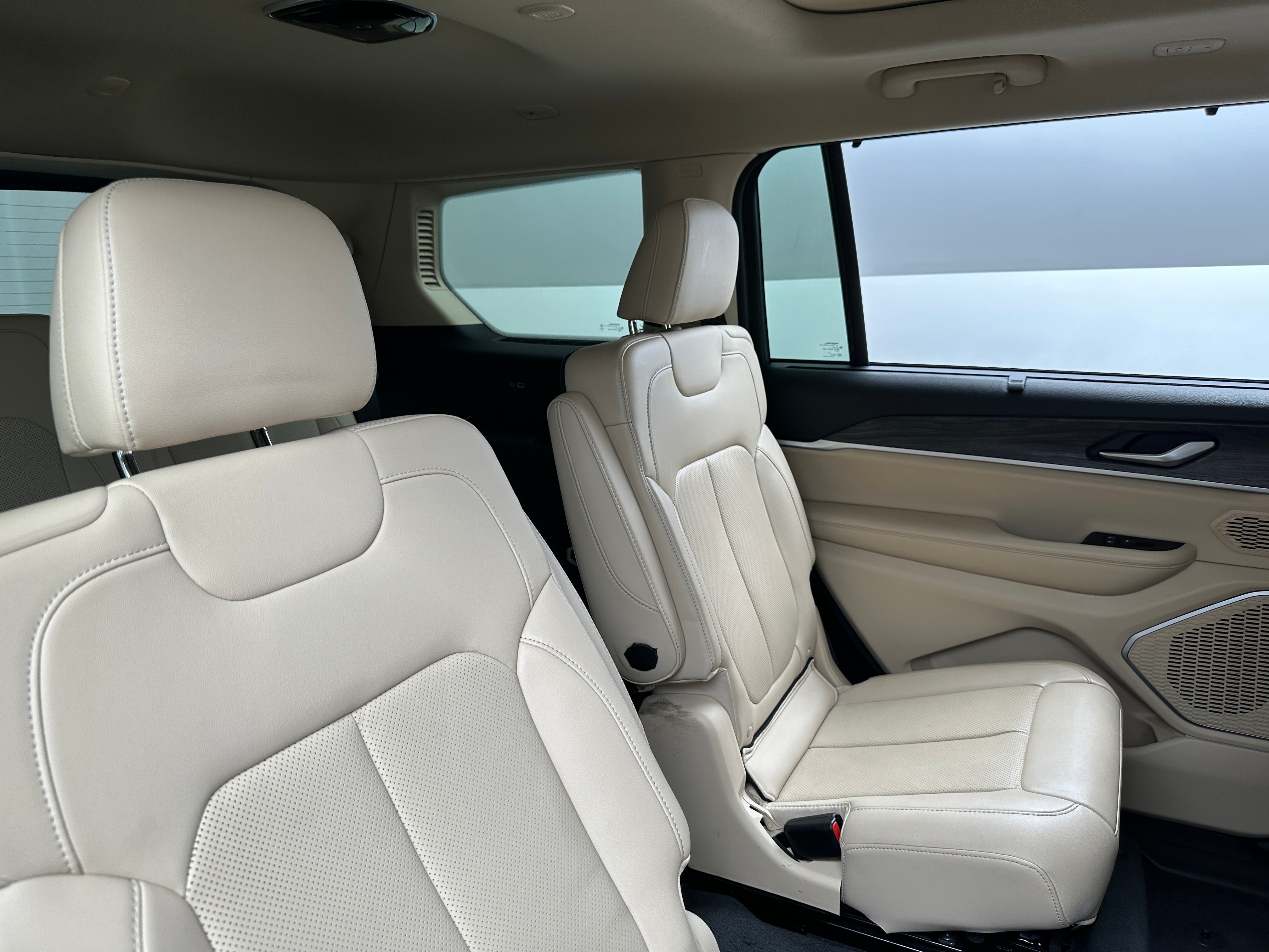 2022 Jeep Grand Cherokee L Limited Edition 5