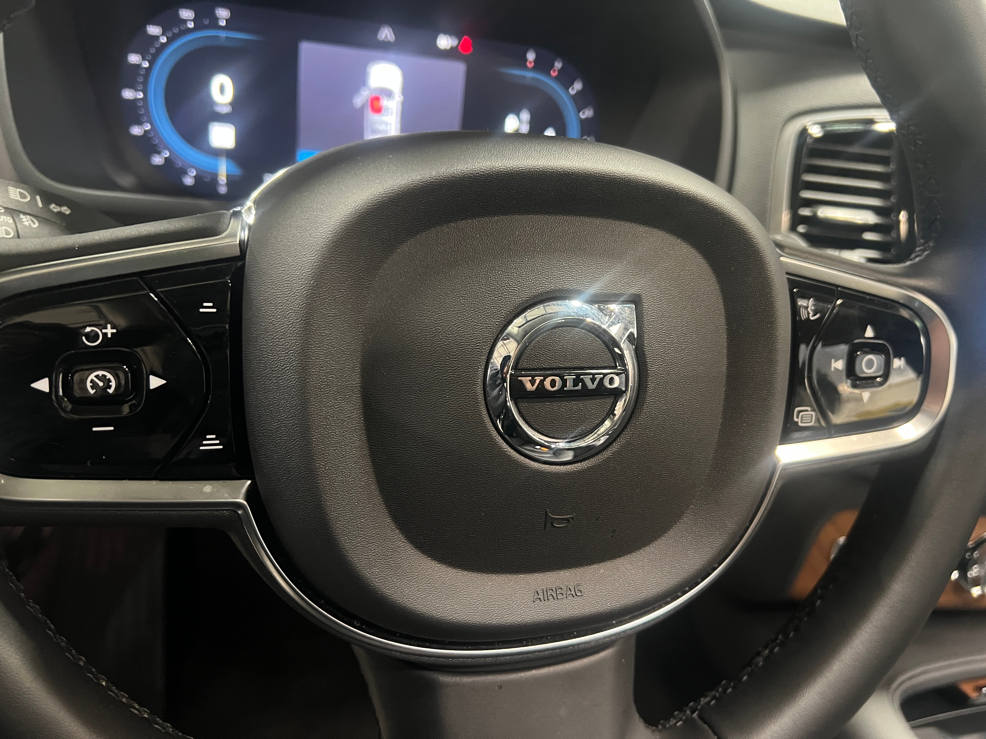2024 Volvo XC90 B6 Plus 4
