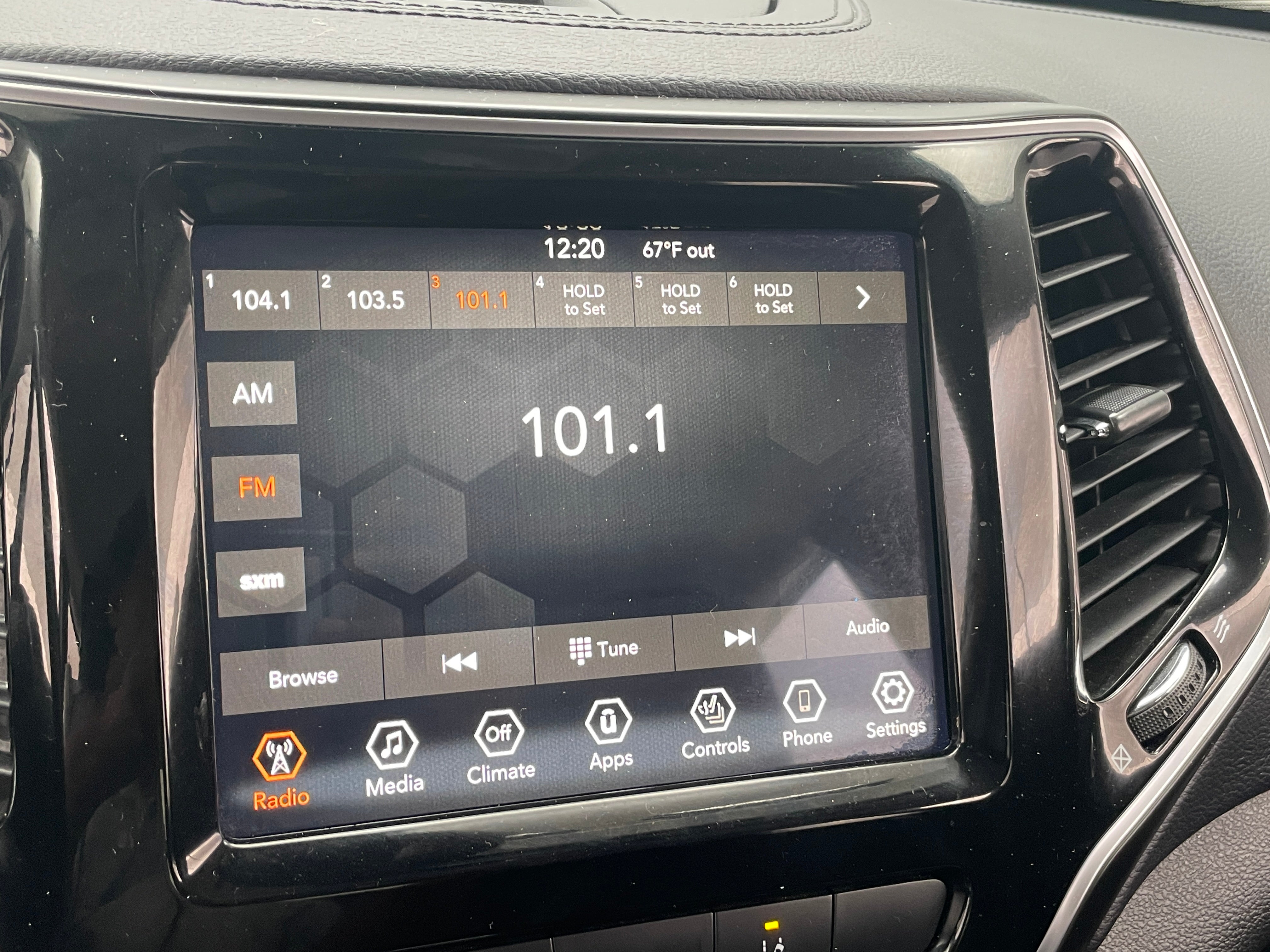 2019 Jeep Cherokee Limited Edition 3