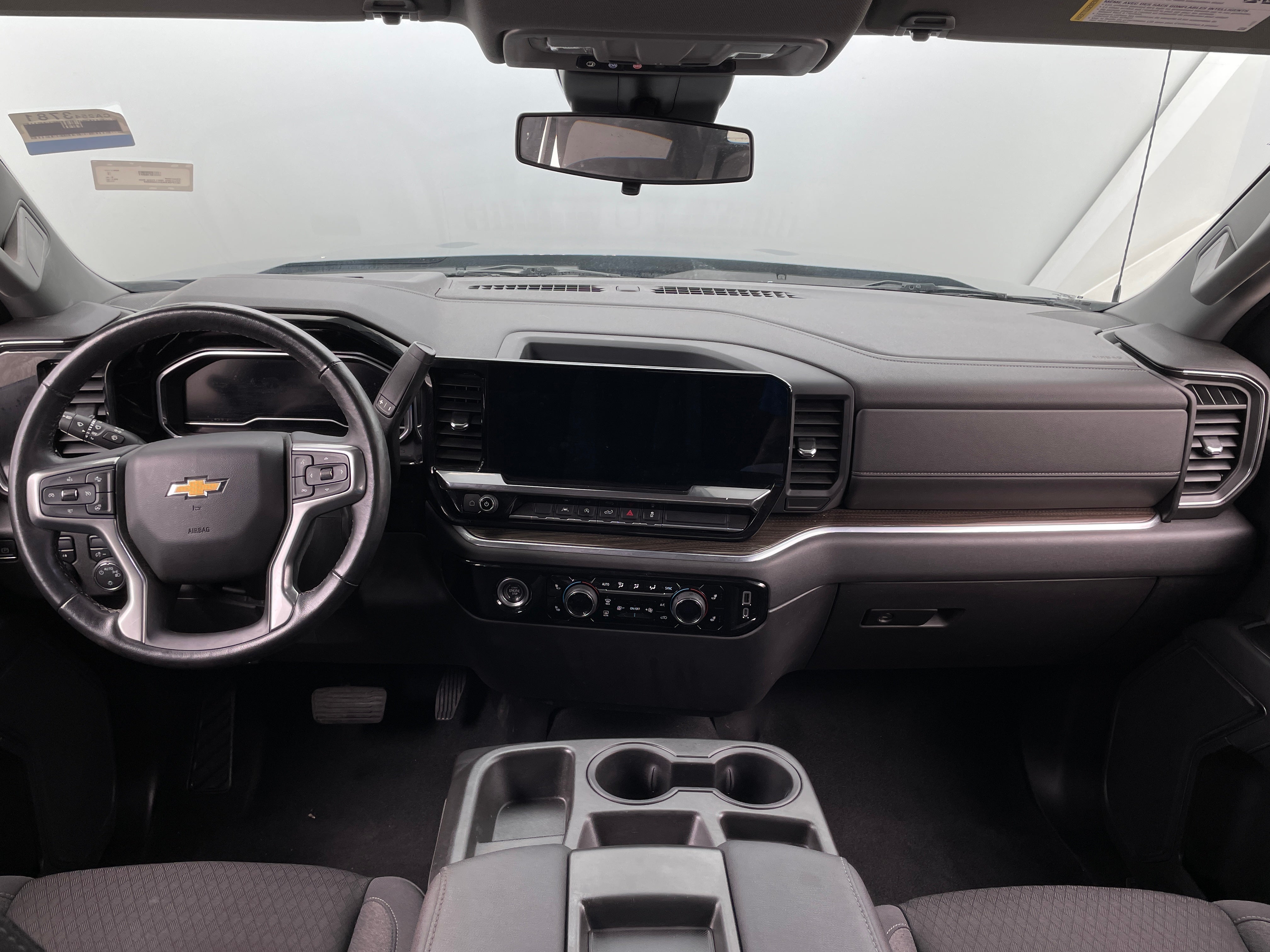 2022 Chevrolet Silverado 1500 LT 3