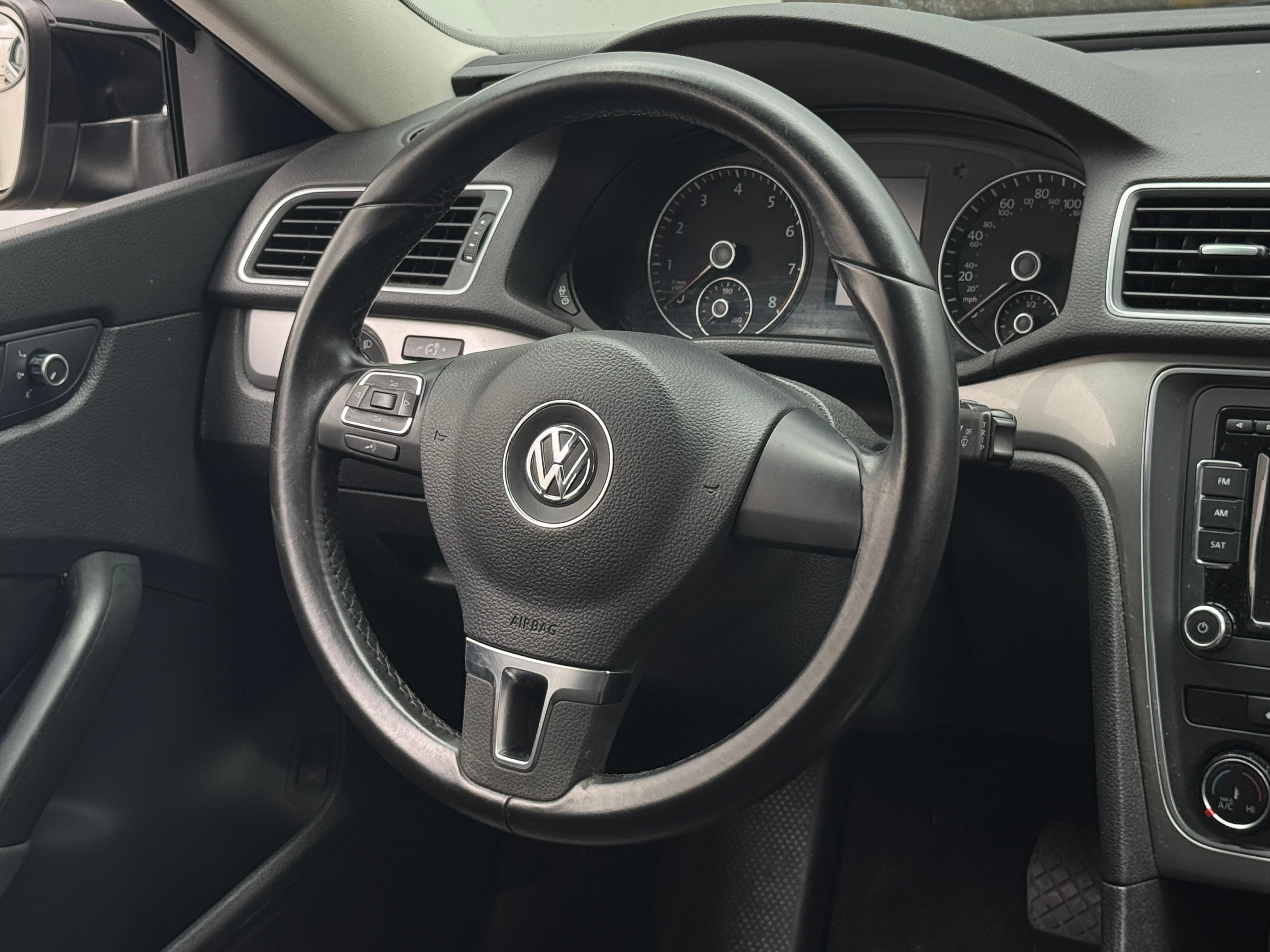 2015 Volkswagen Passat Limited Edition 4