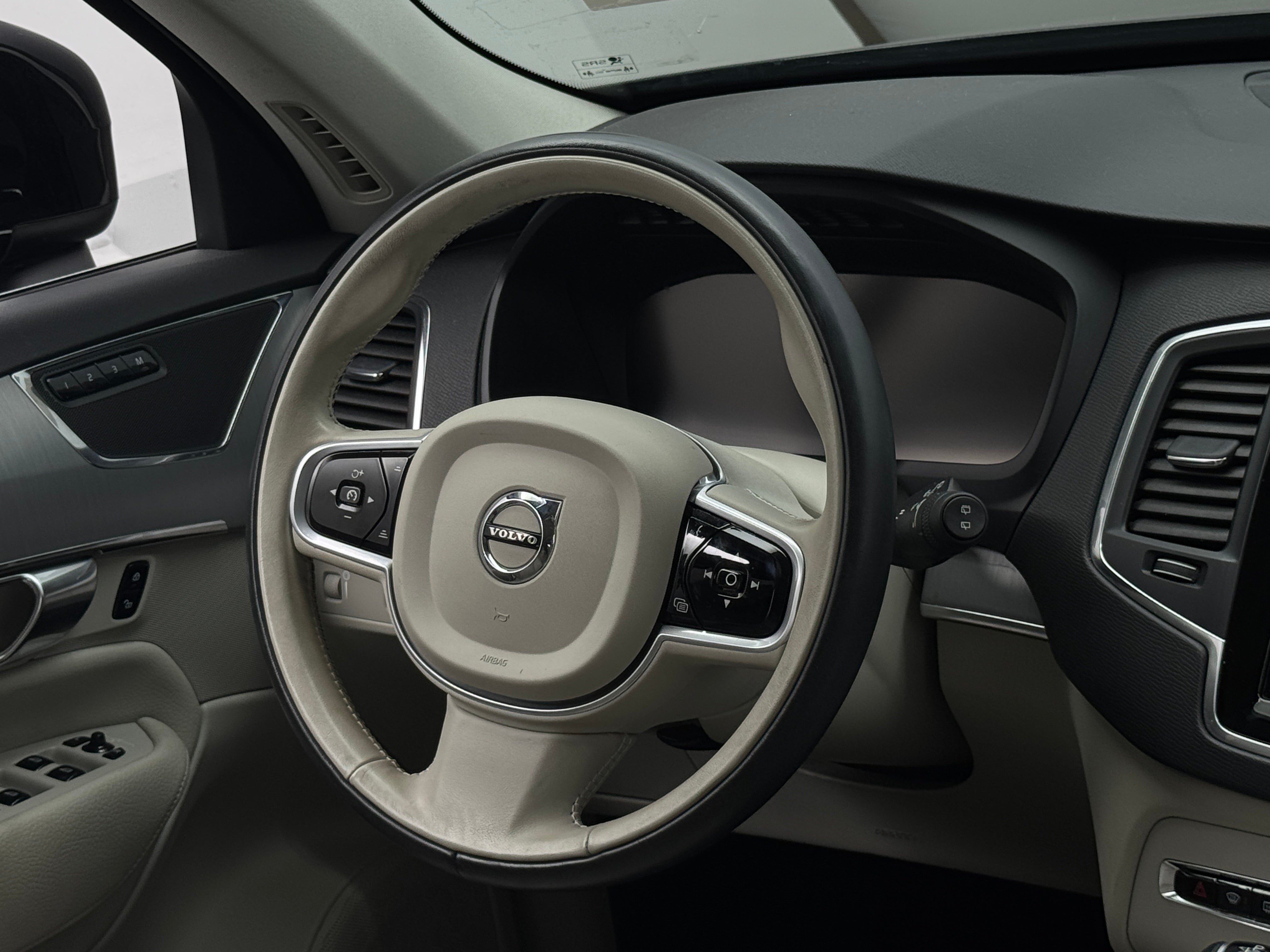 2021 Volvo XC90 T5 Momentum 4