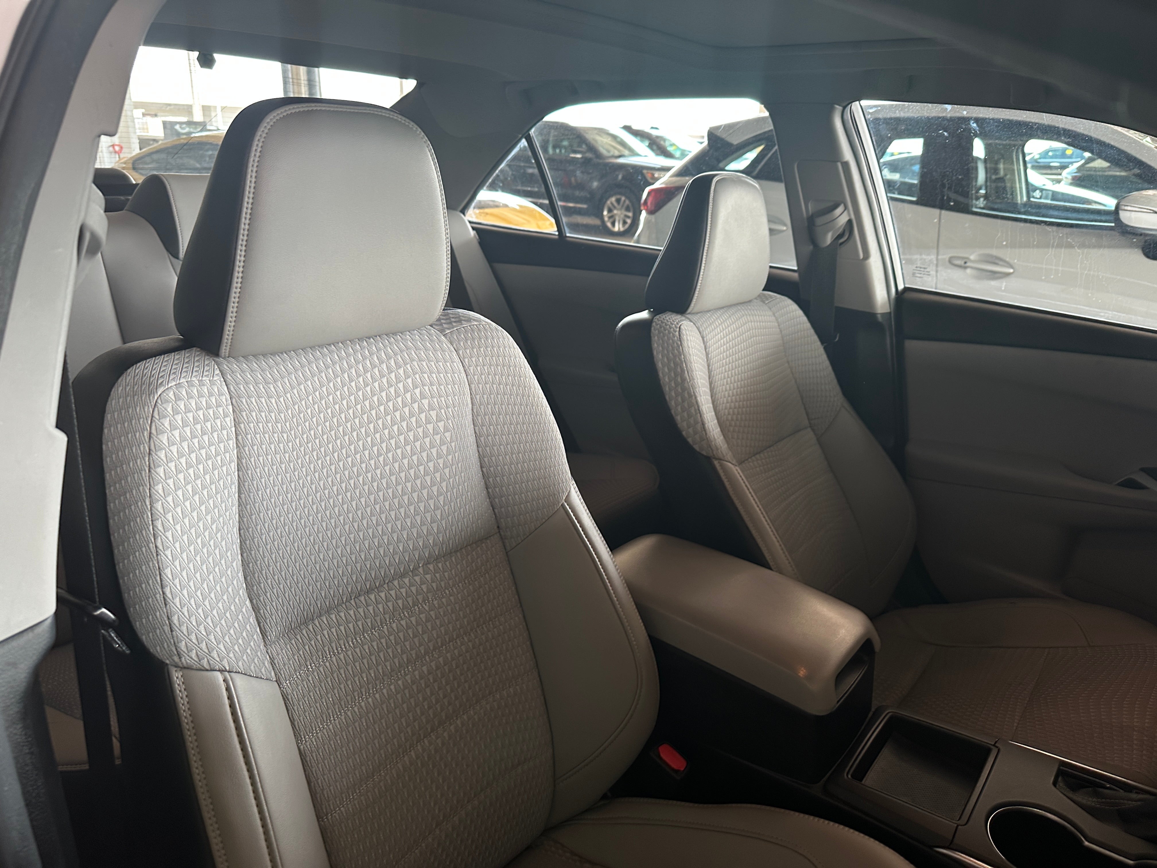 2015 Toyota Camry SE 2