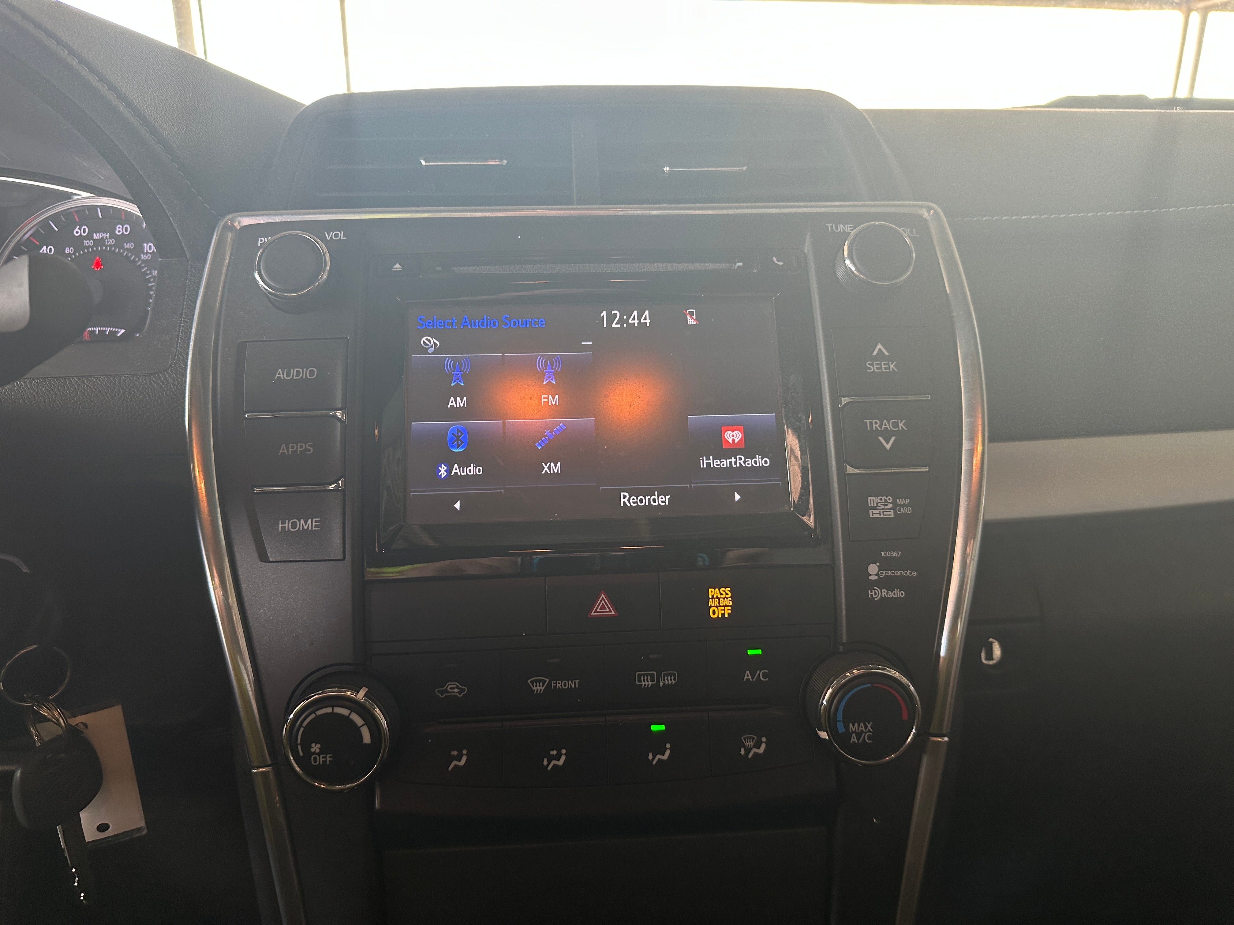 2015 Toyota Camry SE 4