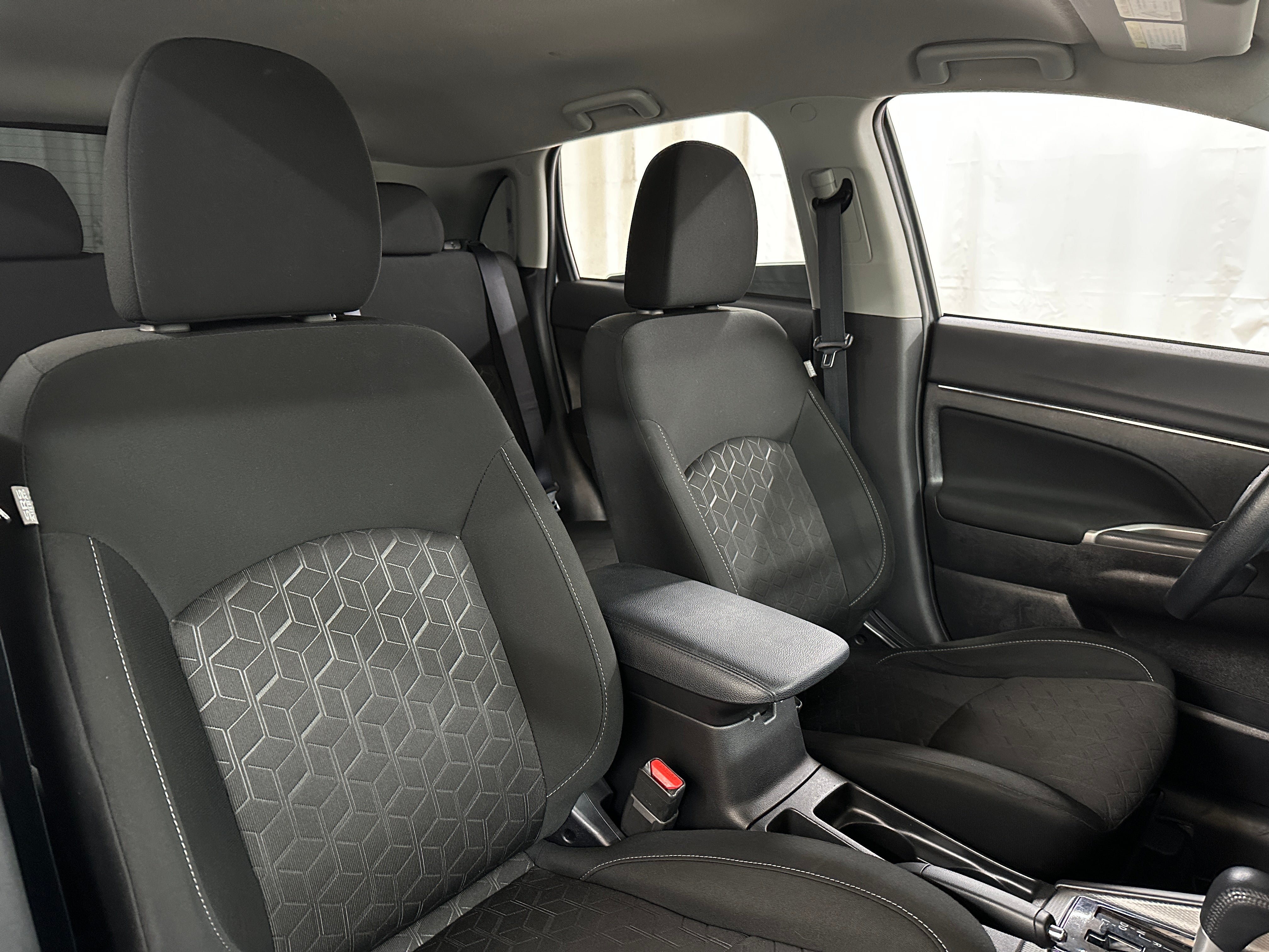 2021 Mitsubishi Outlander Sport SE 2