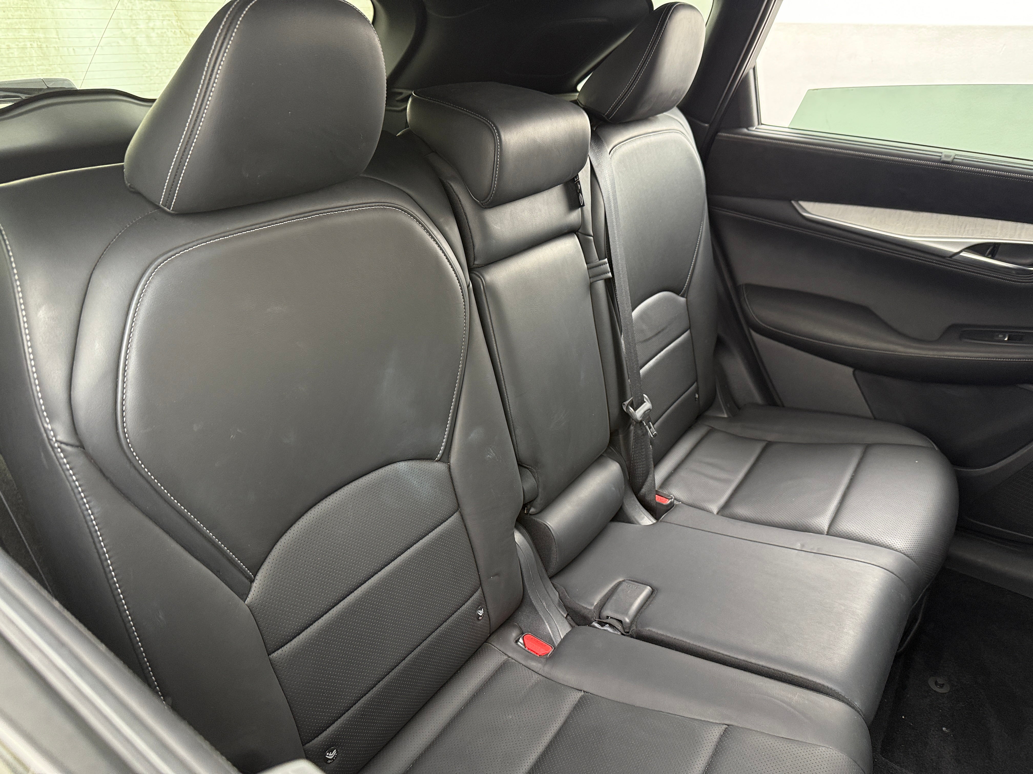 2019 INFINITI QX50 Essential 5