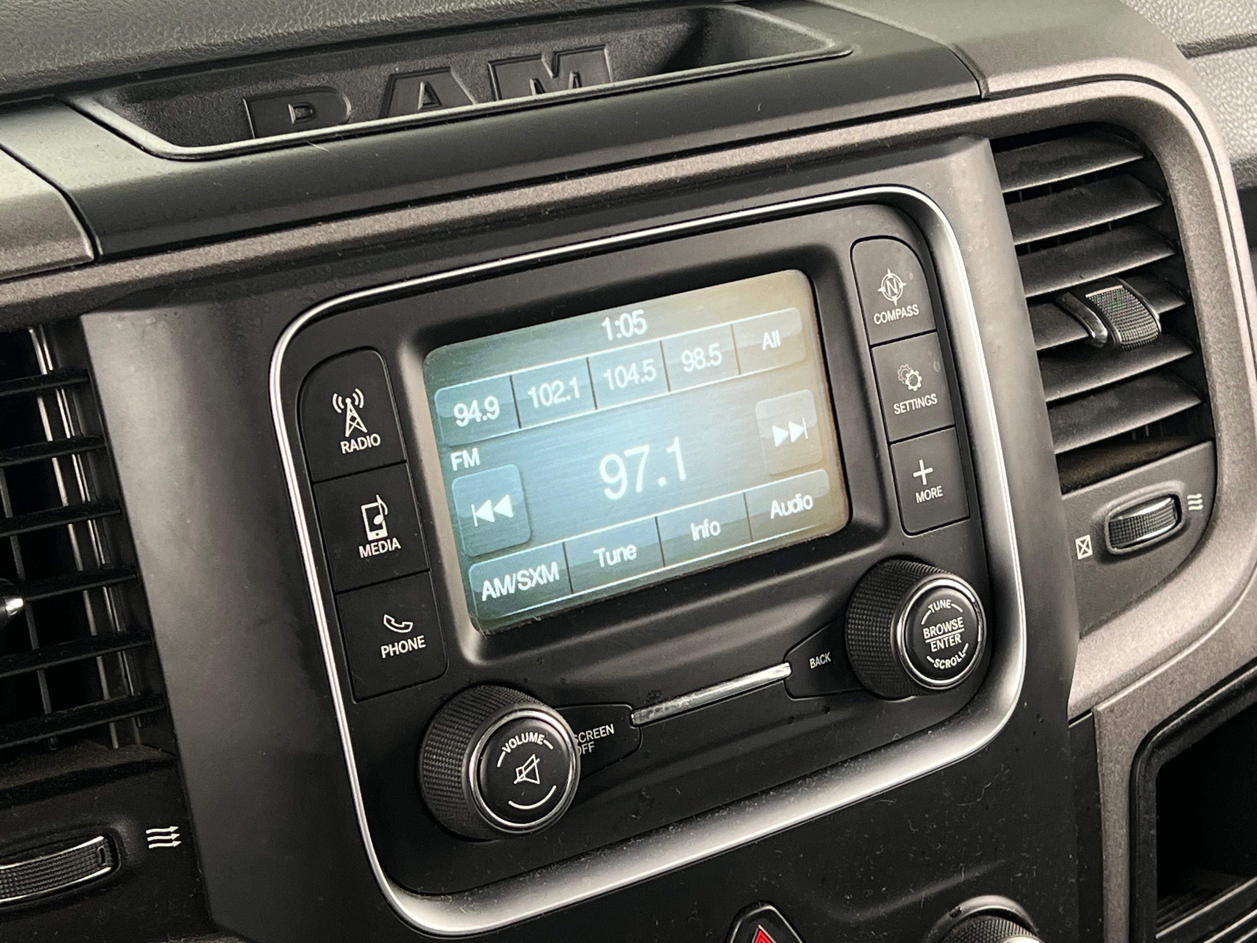 2019 RAM 1500 Classic Tradesman 4