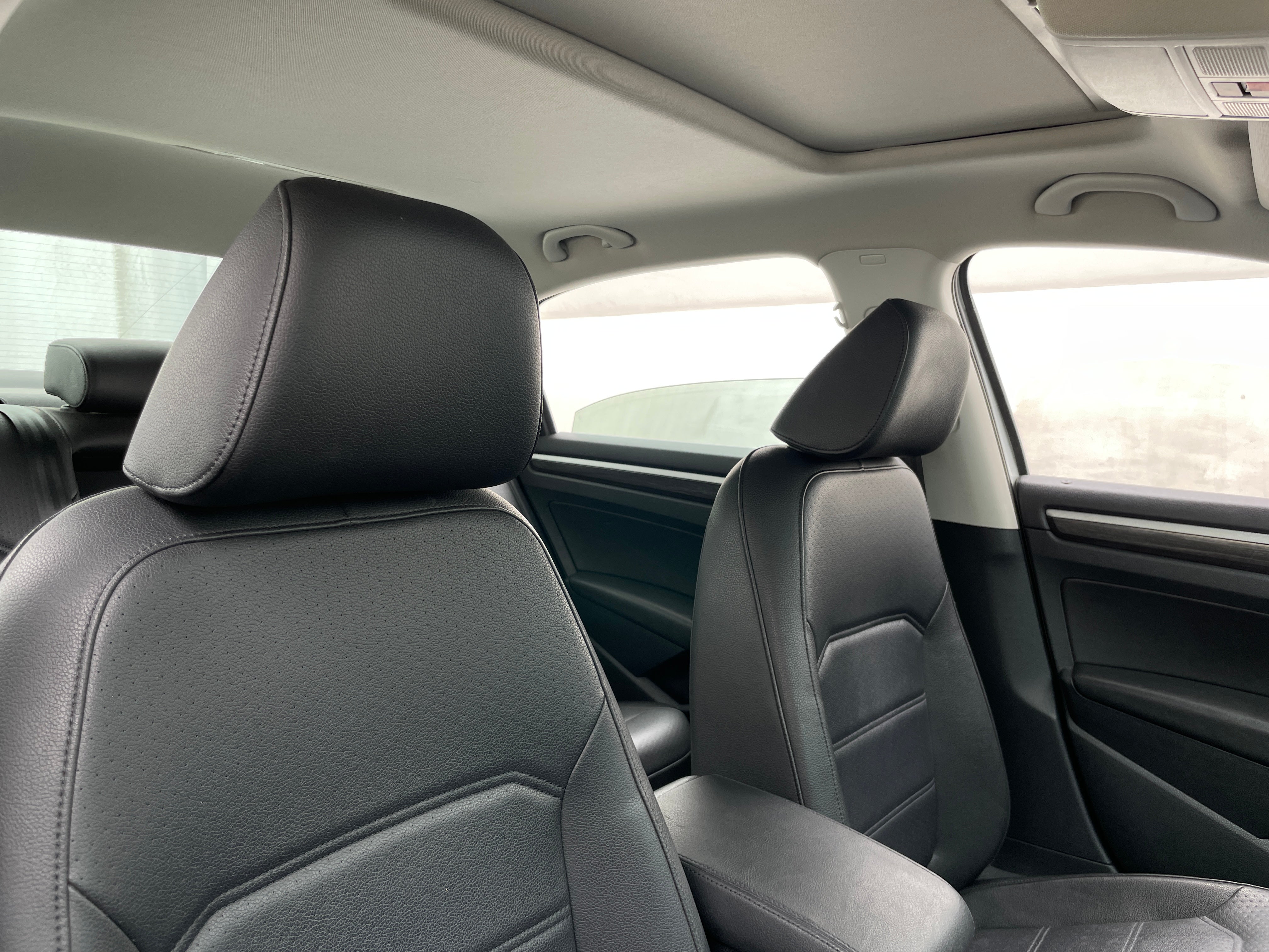 2016 Volkswagen Passat SE 2