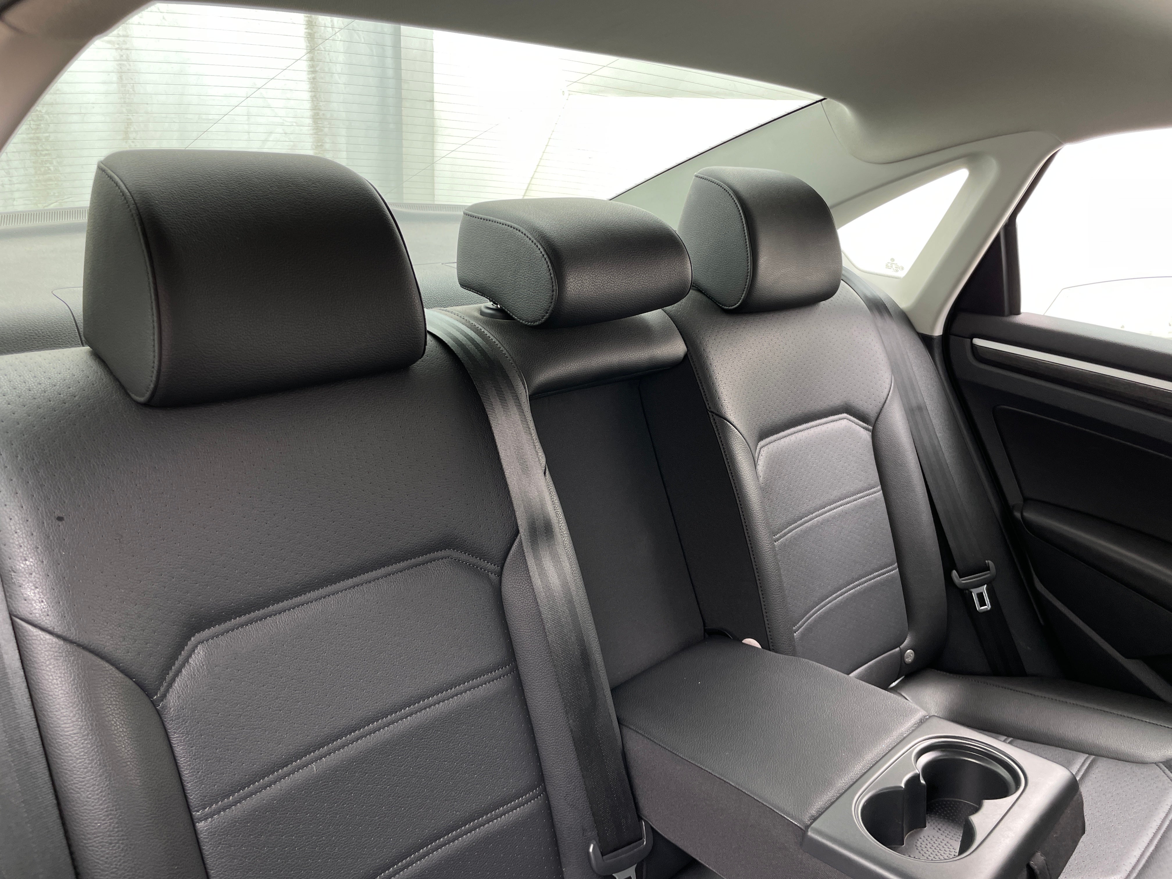 2016 Volkswagen Passat SE 6